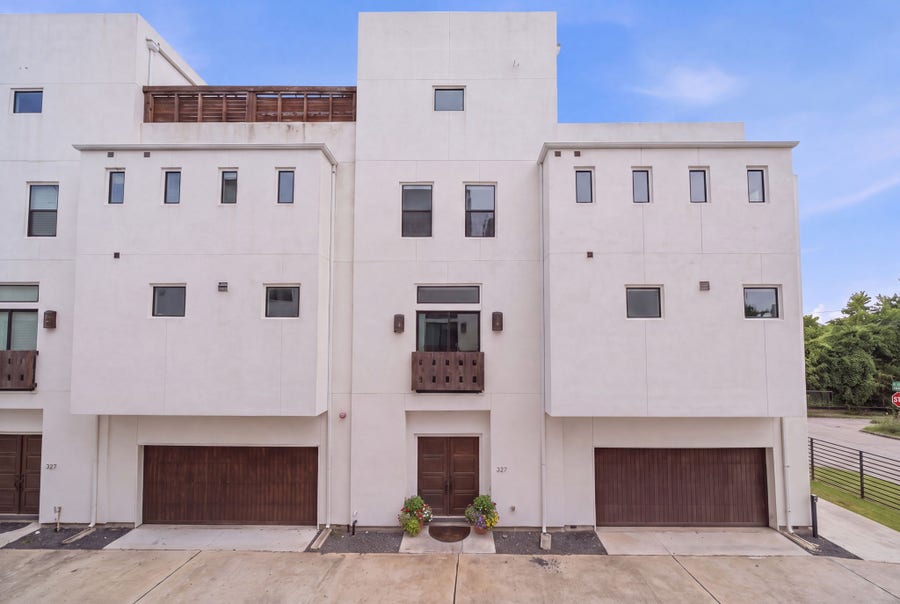 Property photo for 327 E 2nd Street, Houston, TX