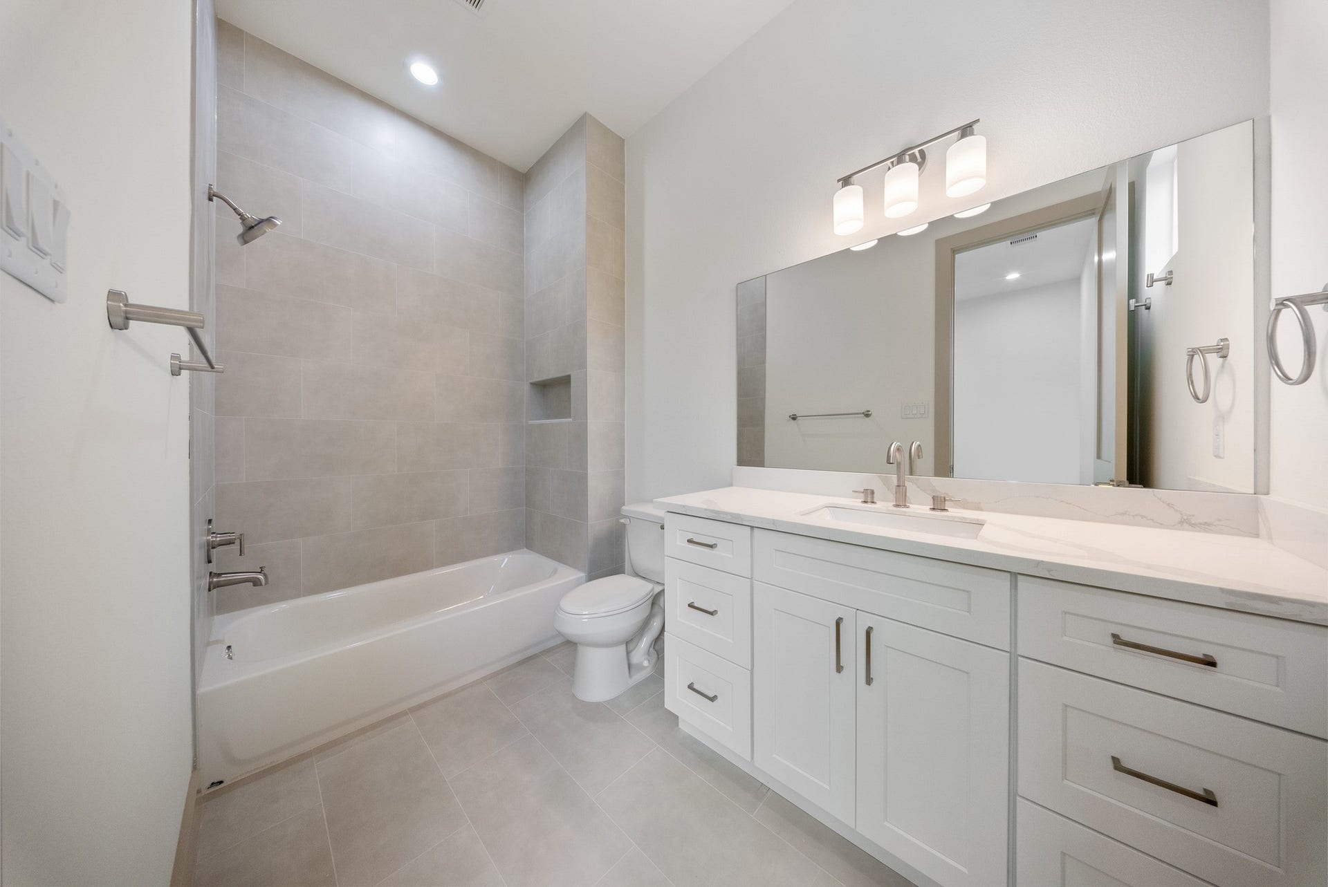 1124 Weiss Street, Houston, TX 77009 1124 Weiss Street, Houston, TX 77009