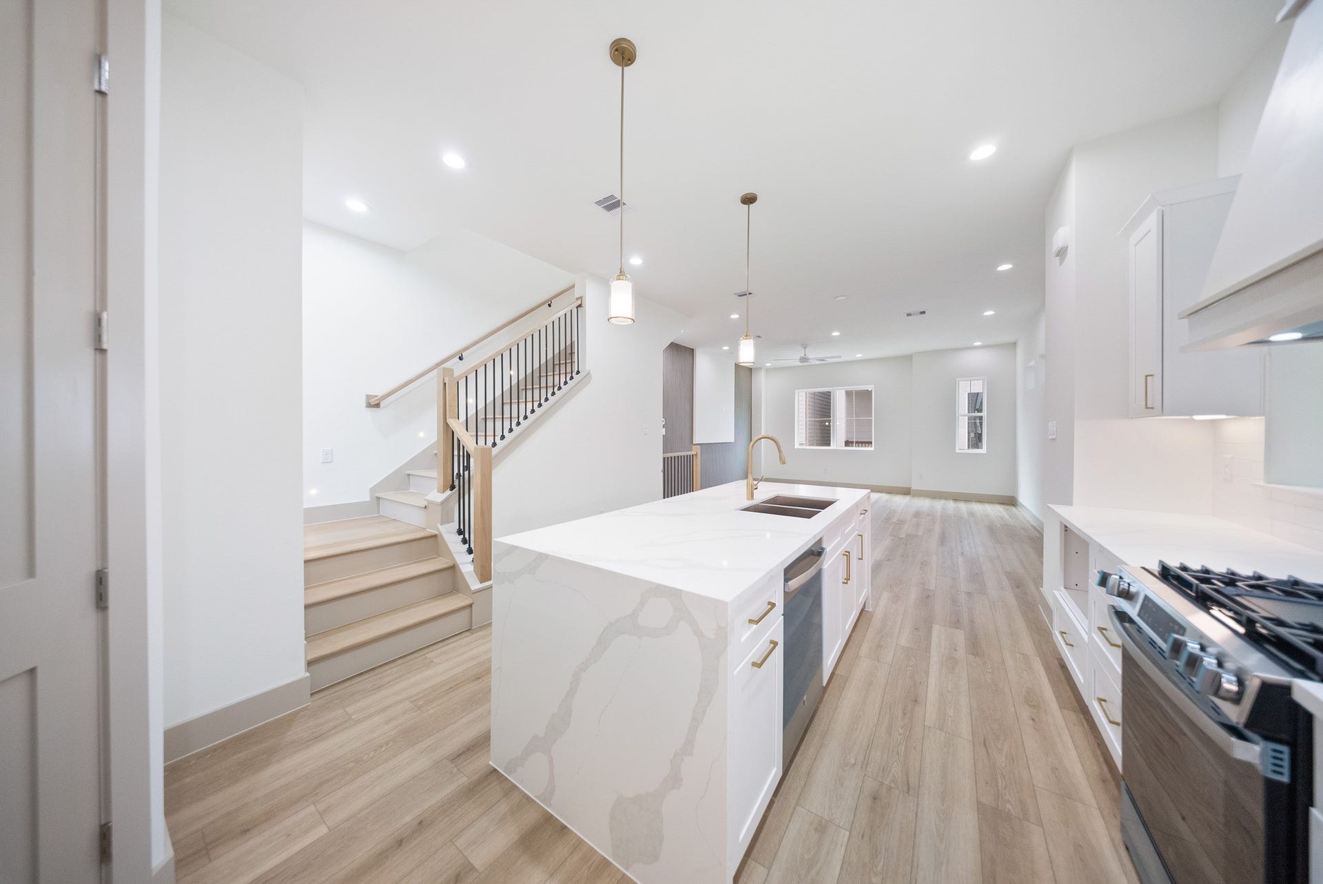 1124 Weiss Street, Houston, TX 77009 1124 Weiss Street, Houston, TX 77009