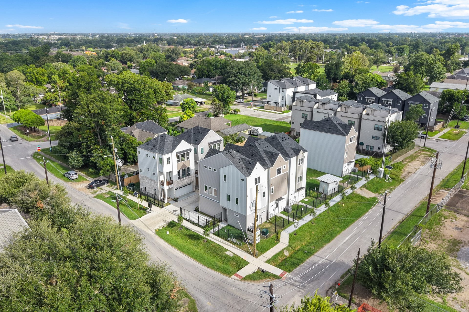 1124 Weiss Street, Houston, TX 77009 1124 Weiss Street, Houston, TX 77009
