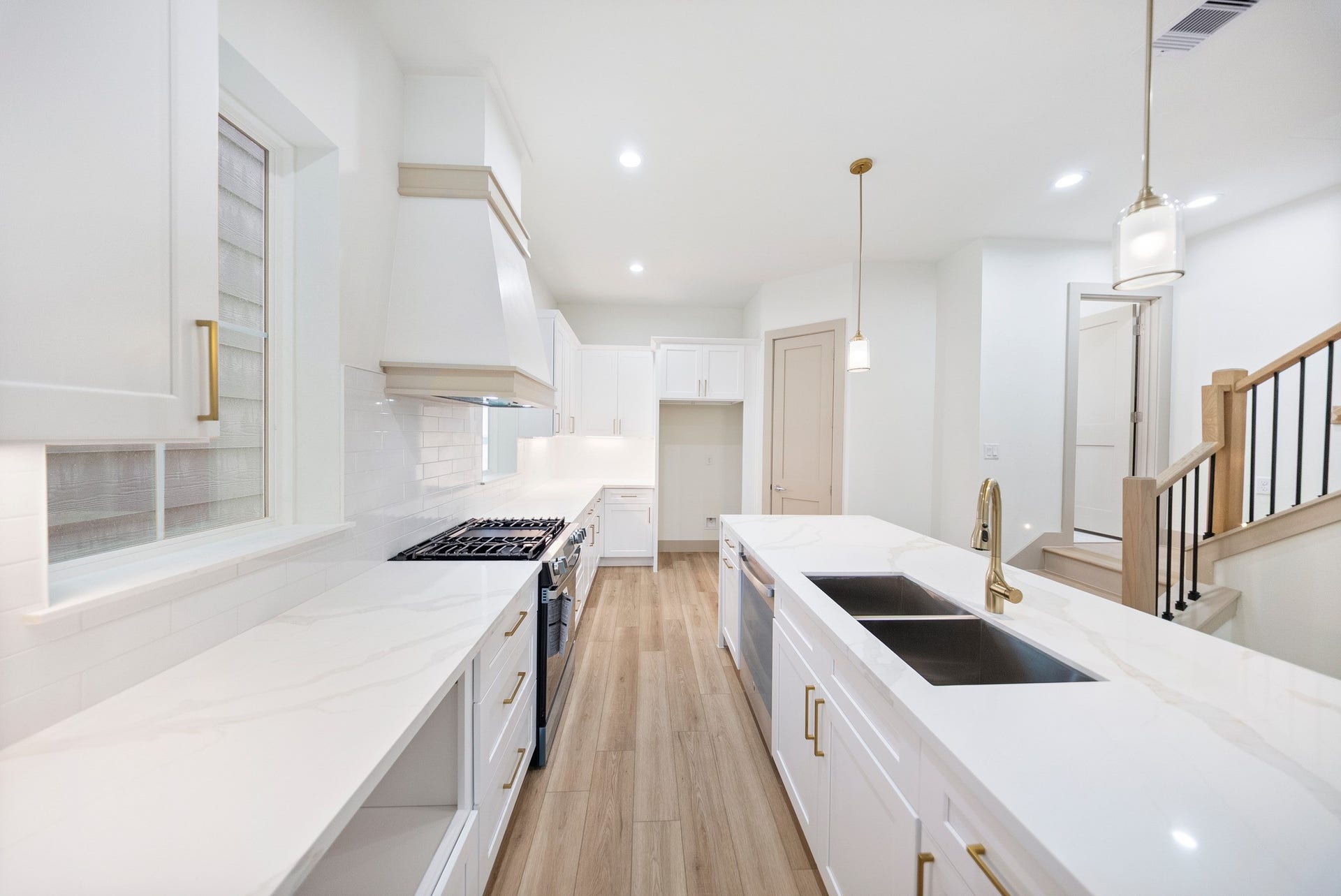 1124 Weiss Street, Houston, TX 77009 1124 Weiss Street, Houston, TX 77009