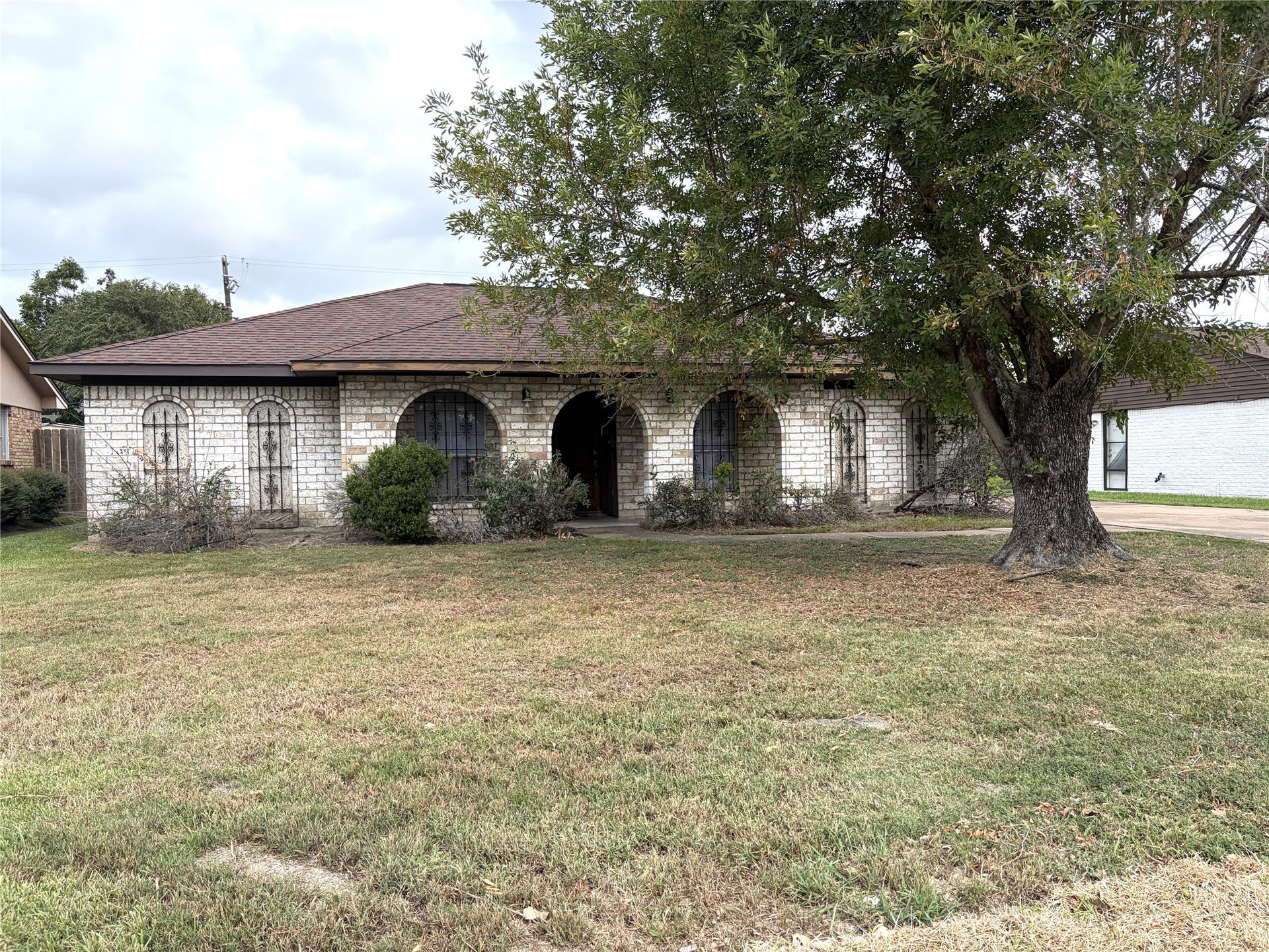 13351 Hollypark Drive, Houston, TX 77015