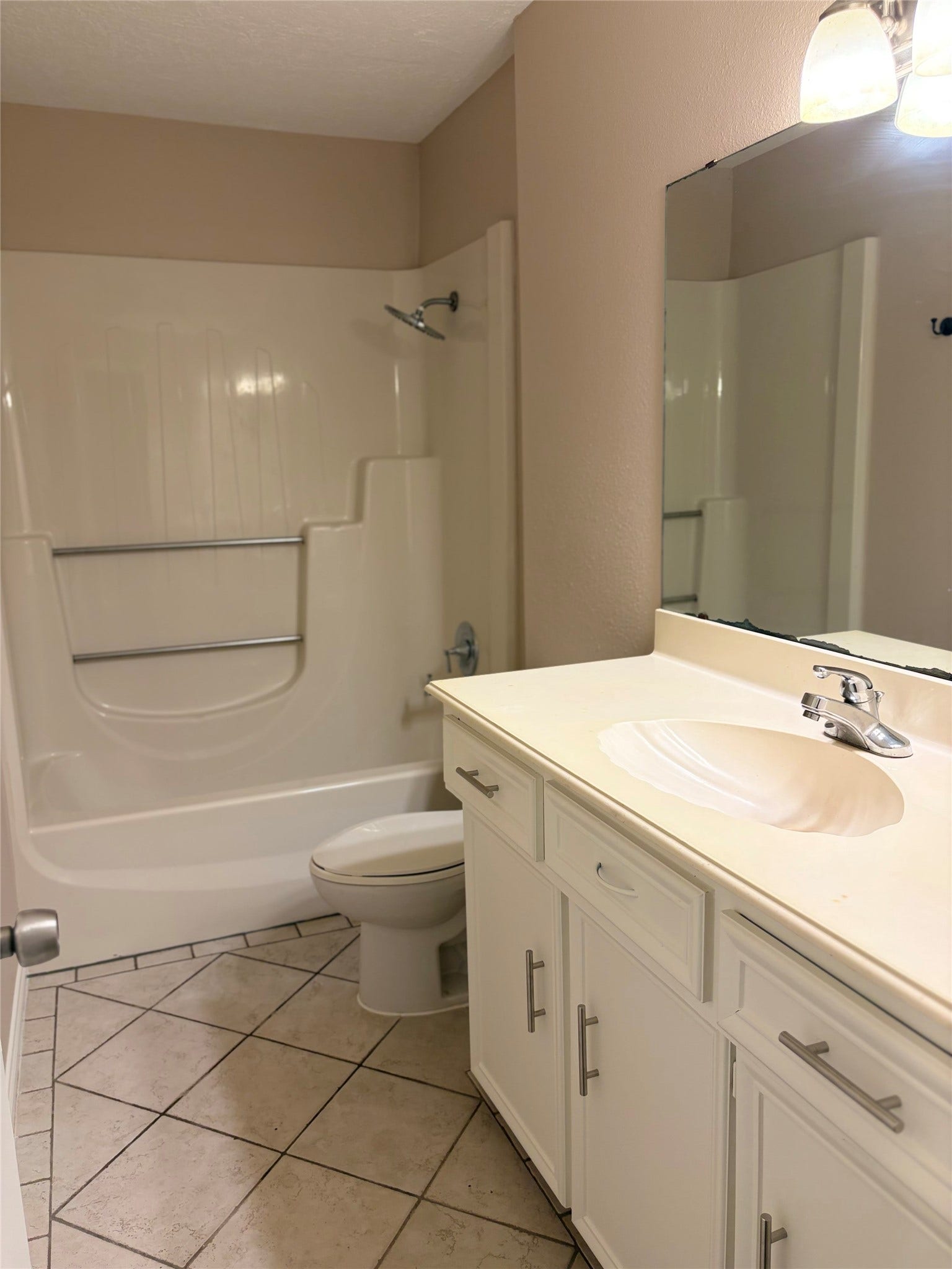 2nd Bathroom