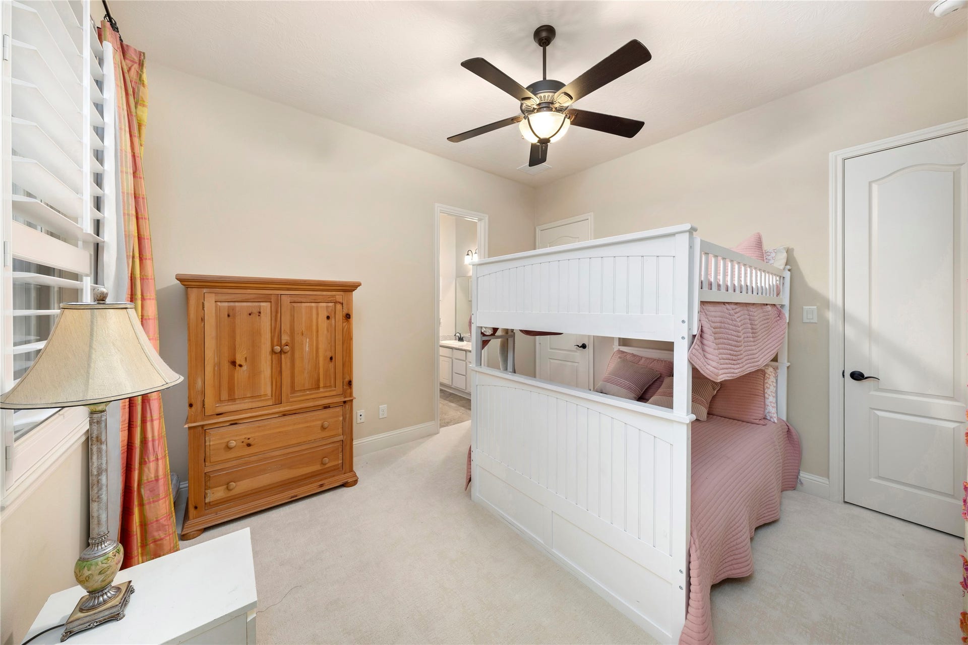 13414 Travis Heights Ln Lane, Houston, TX 77059