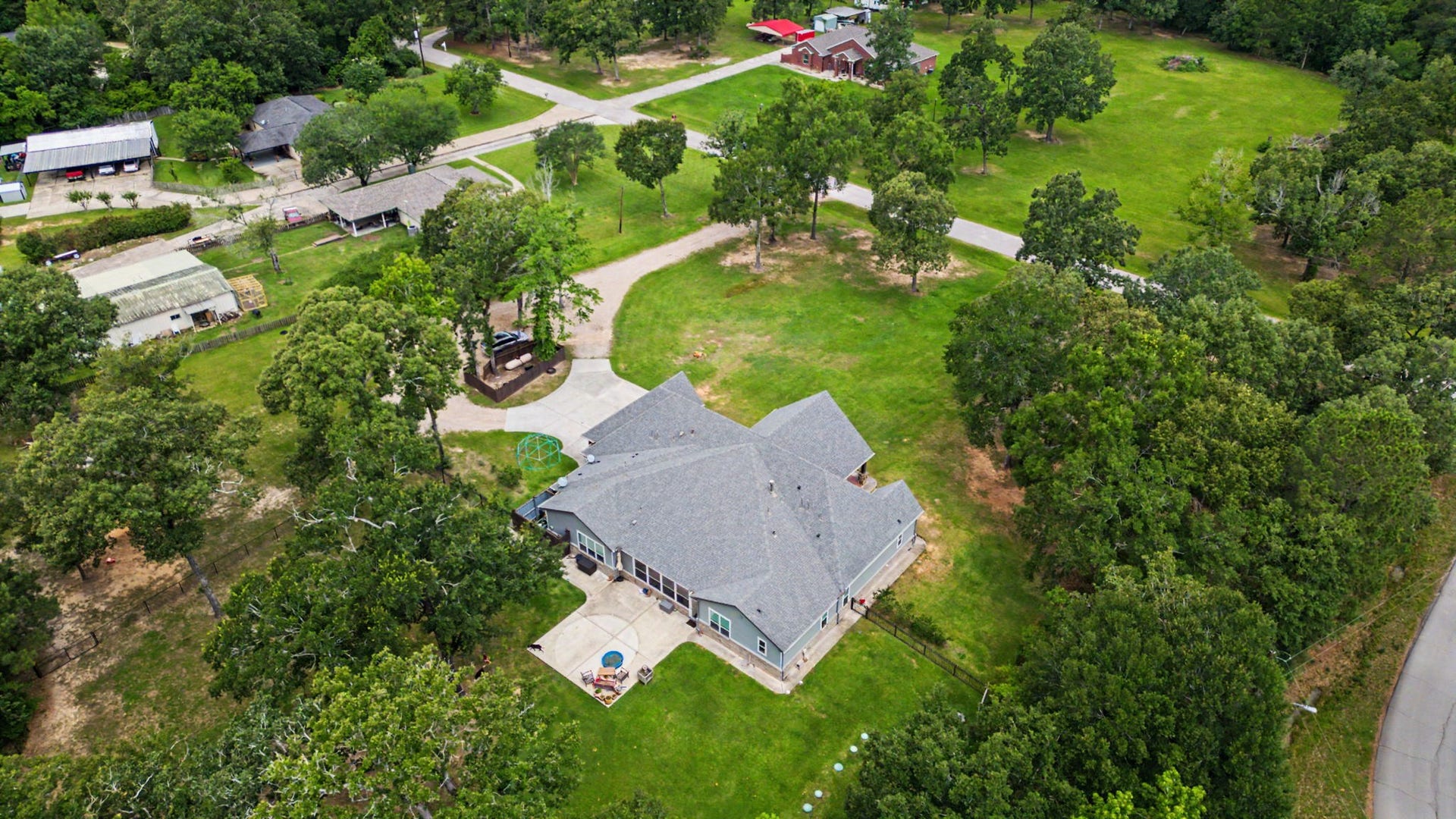 11865 Hope Lane, Magnolia, TX 77354 With 5 acres of beautiful land and plenty of usable space, the possibilities are truly endless.