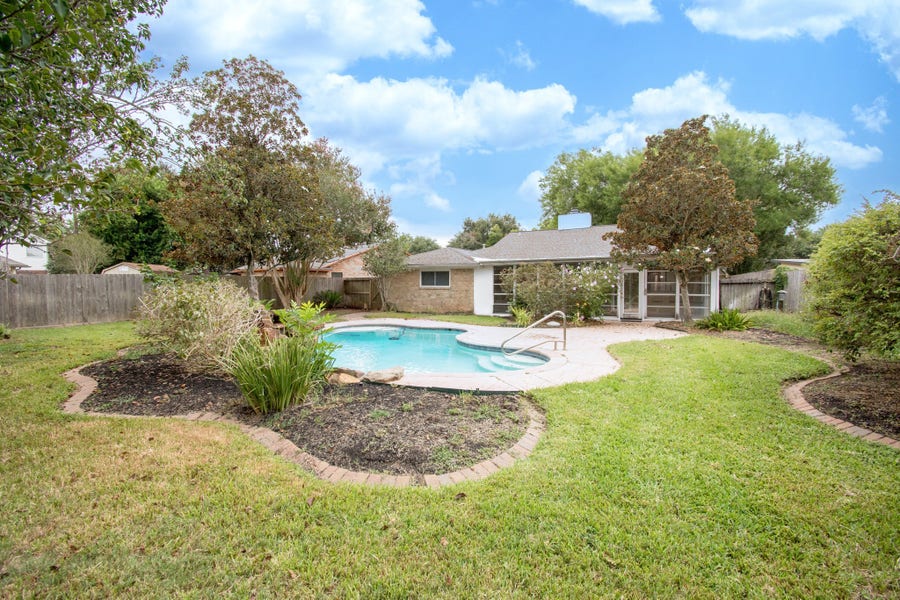 Property photo for 2507 Sage Brush Lane, Sugar Land, TX