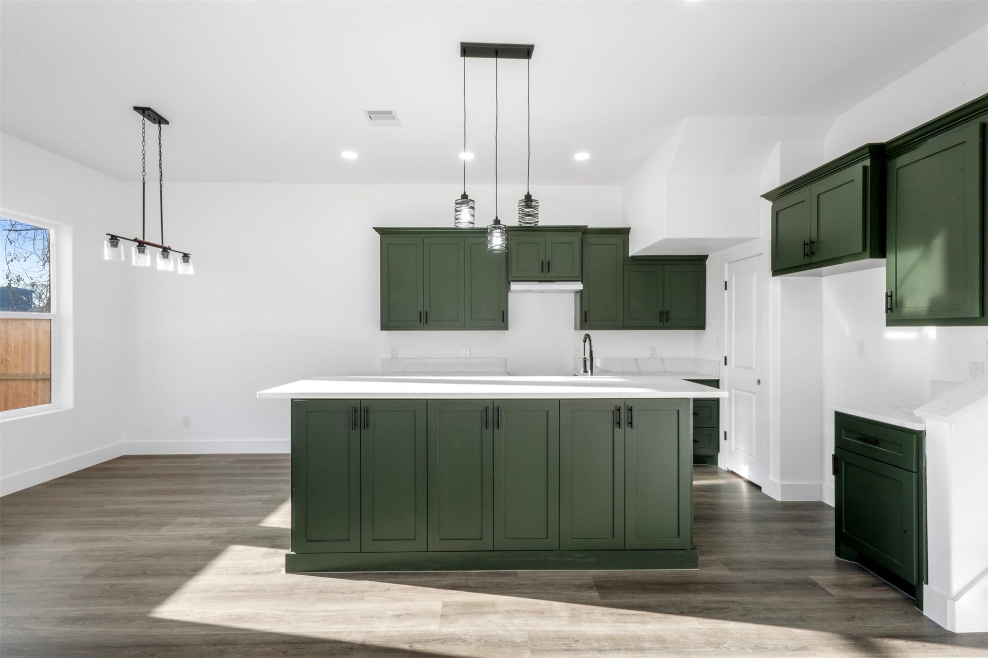 1304 Duff Lane, Houston, TX 77022 1304 Duff Lane, Houston, TX 77022