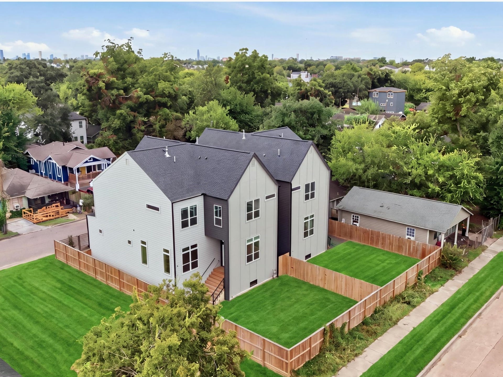 1423 E 36th Street, Houston, TX 77022 1423 E 36th Street, Houston, TX 77022
