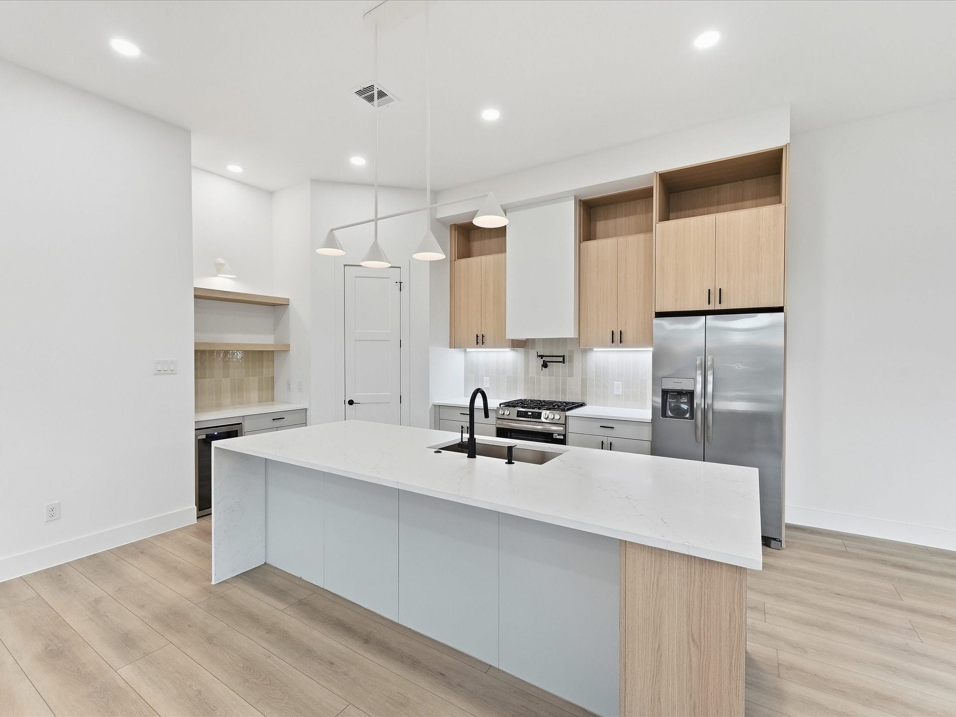 1423 E 36th Street, Houston, TX 77022 1423 E 36th Street, Houston, TX 77022
