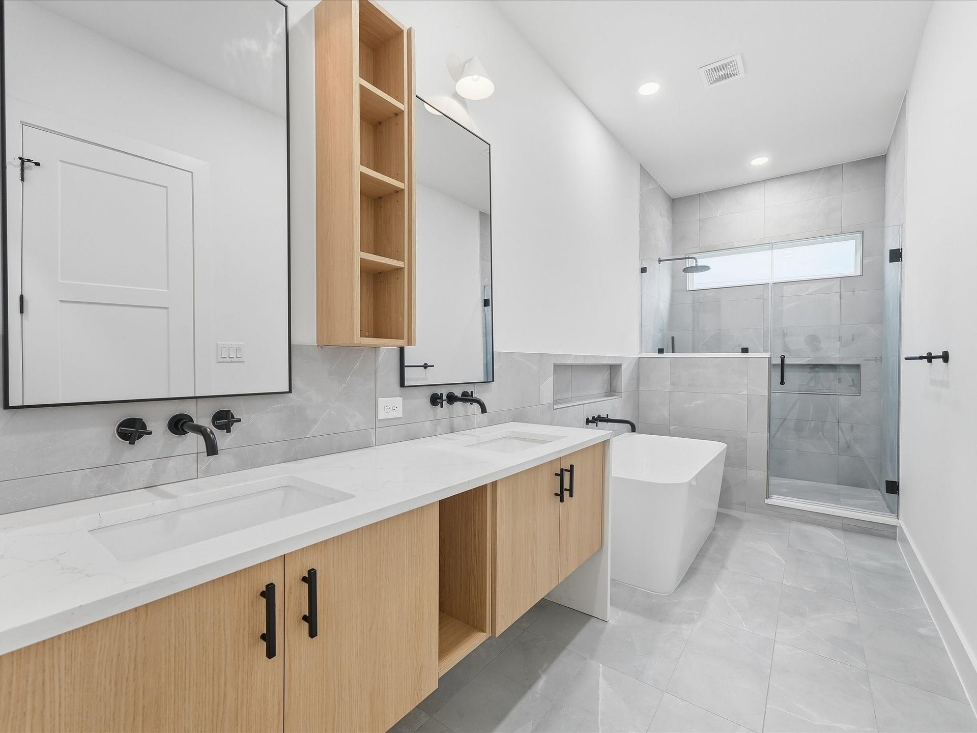 1423 E 36th Street, Houston, TX 77022 1423 E 36th Street, Houston, TX 77022