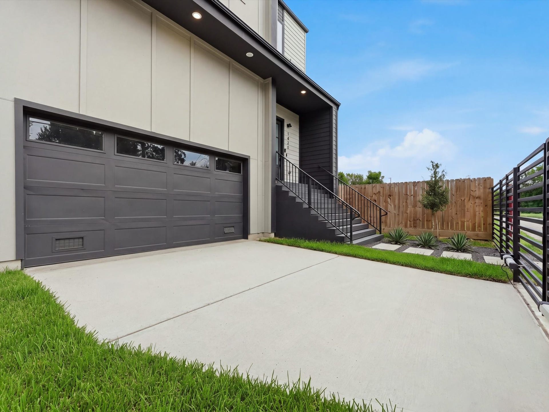 1423 E 36th Street, Houston, TX 77022 1423 E 36th Street, Houston, TX 77022