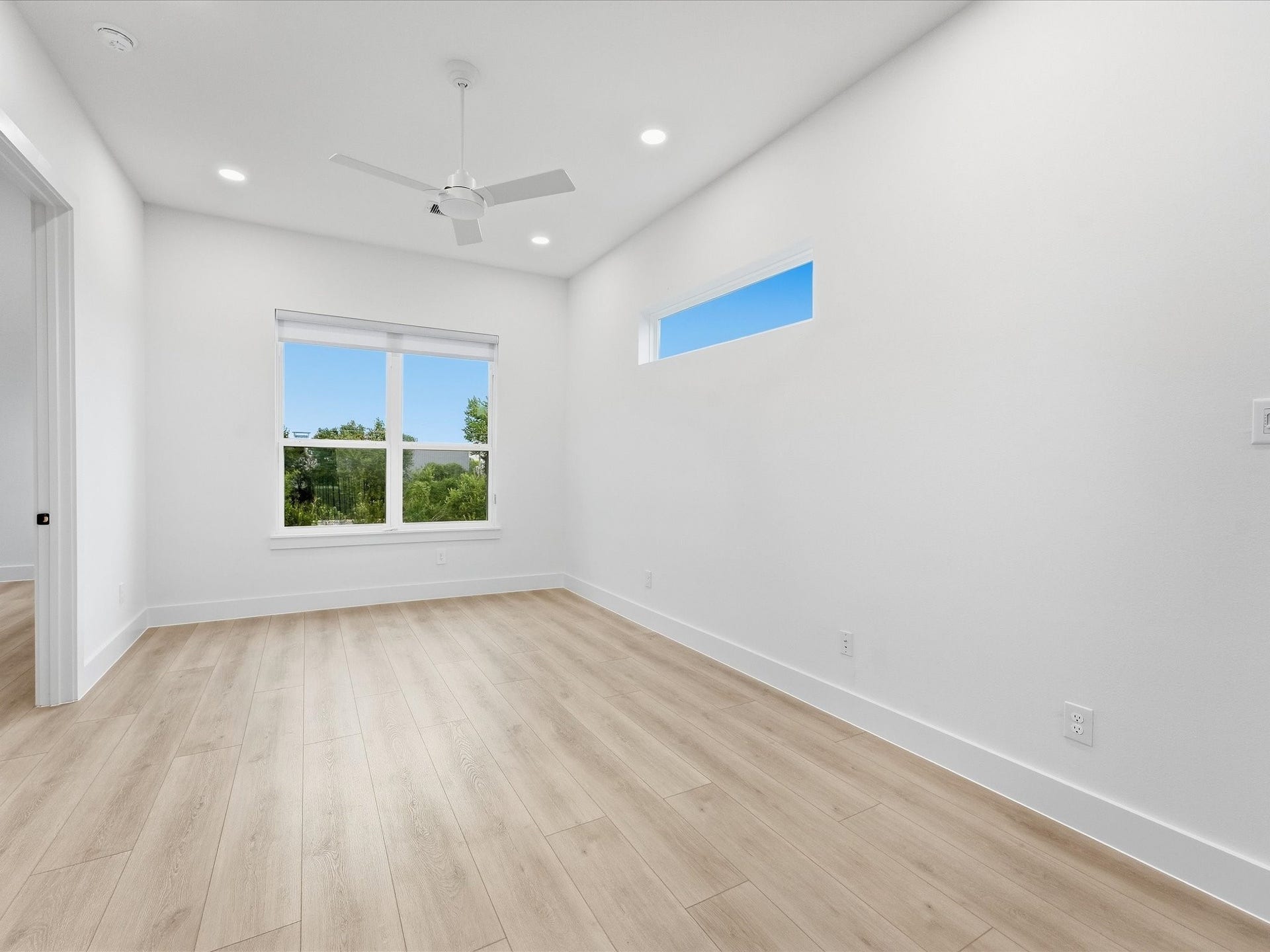 1423 E 36th Street, Houston, TX 77022 2nd Floor Gameroom/Flex Room