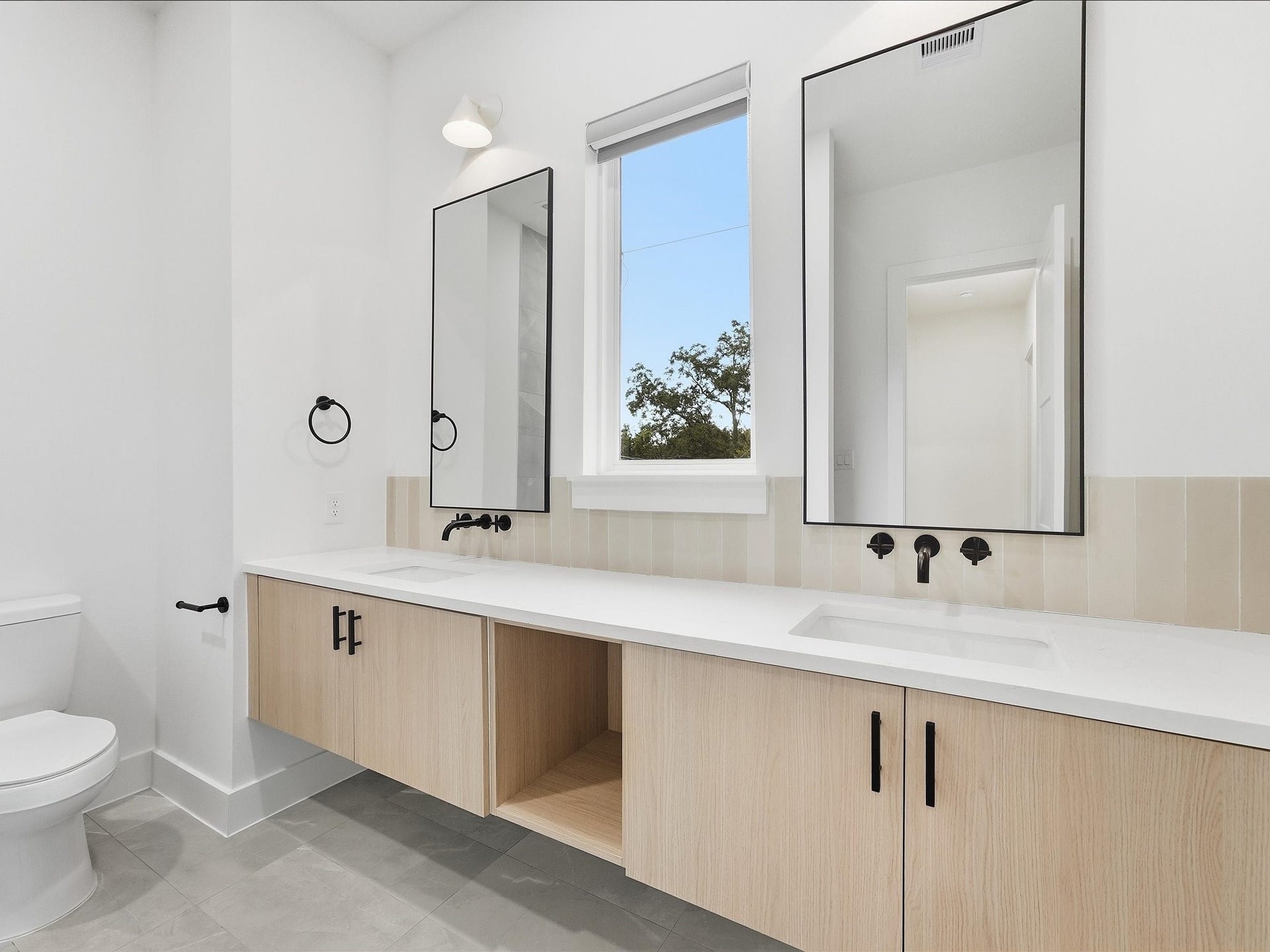 1423 E 36th Street, Houston, TX 77022 1423 E 36th Street, Houston, TX 77022