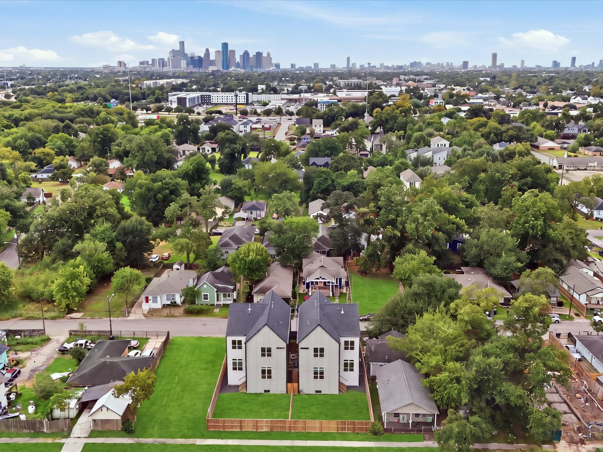 1423 E 36th Street, Houston, TX 77022 1423 E 36th Street, Houston, TX 77022
