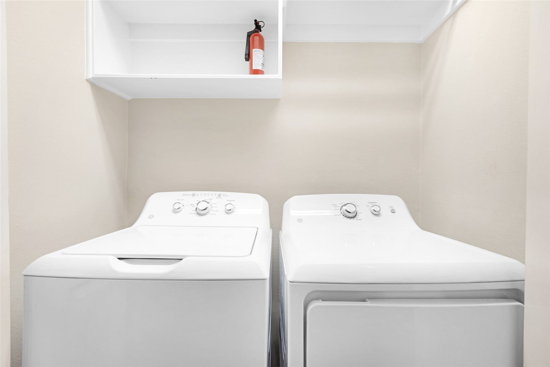 3412 Orchid Trace Lane, Houston, TX 77047 Newer washer/dryer is included!
