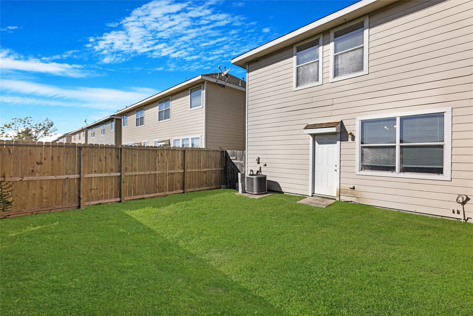 3412 Orchid Trace Lane, Houston, TX 77047 Grilling season is upon us! There's so much to enjoy in the oversized backyard!