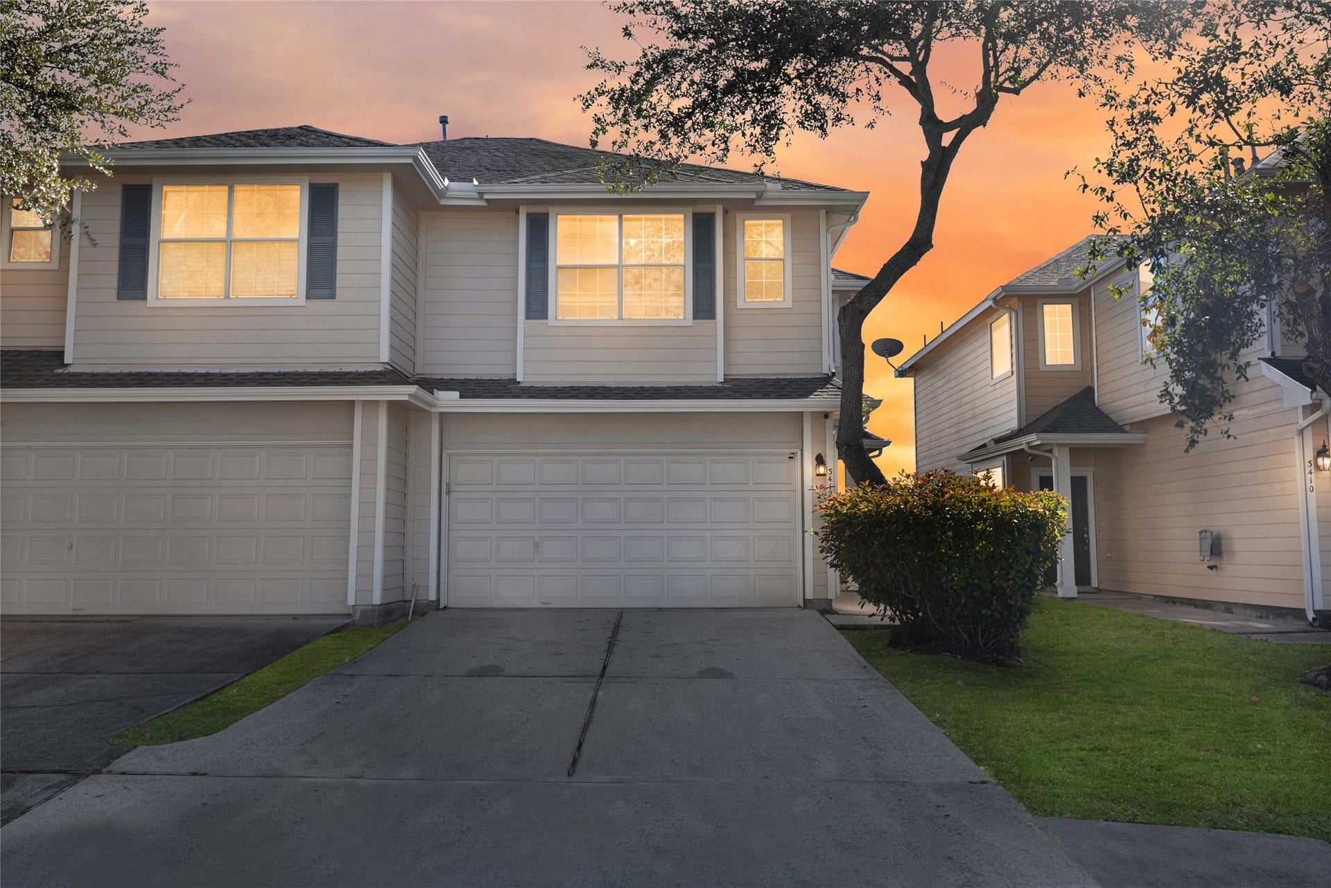 3412 Orchid Trace Lane, Houston, TX 77047 Enjoy low-maintenance ownership in gorgeous Brunswick Meadows!