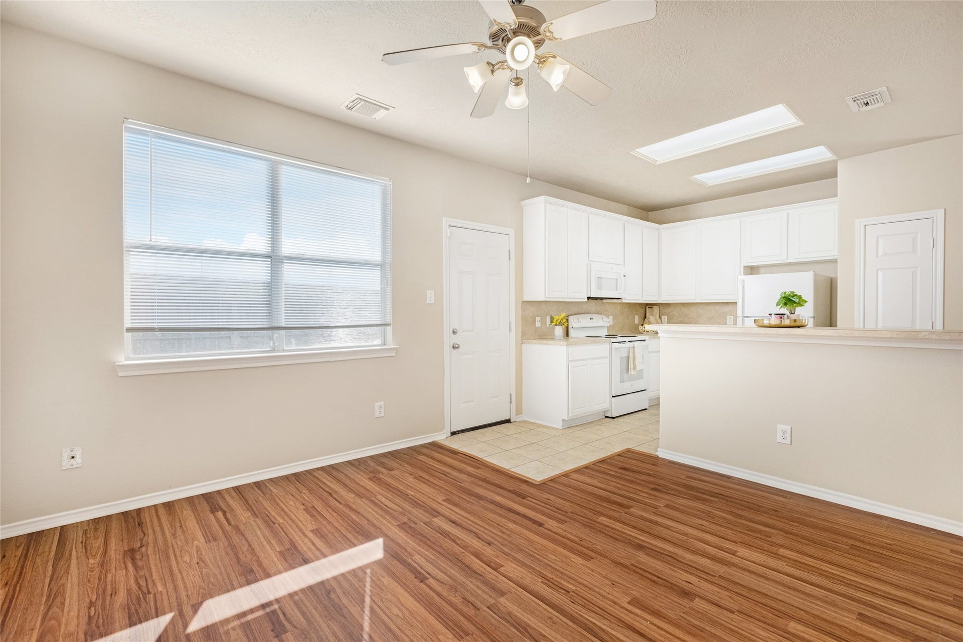 3412 Orchid Trace Lane, Houston, TX 77047 3412 Orchid Trace Lane, Houston, TX 77047