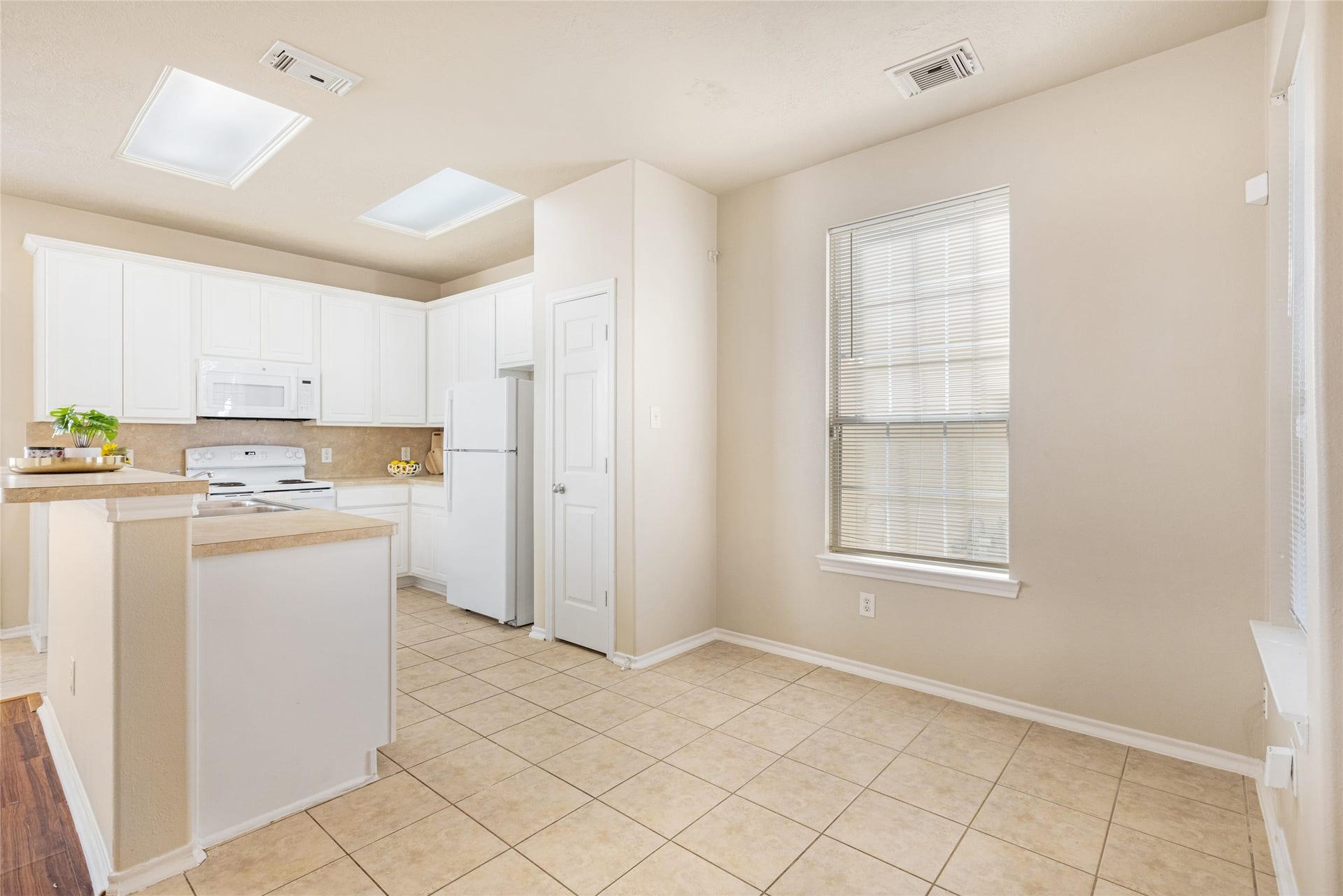 3412 Orchid Trace Lane, Houston, TX 77047 3412 Orchid Trace Lane, Houston, TX 77047