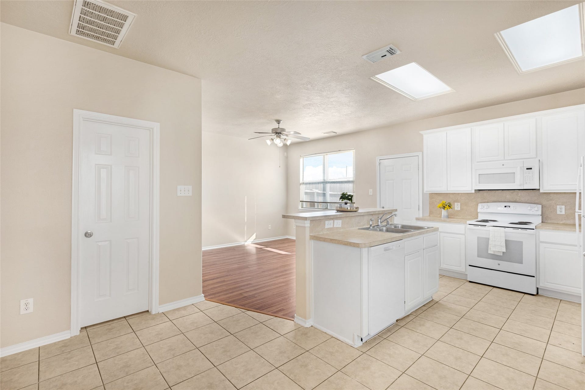 3412 Orchid Trace Lane, Houston, TX 77047 3412 Orchid Trace Lane, Houston, TX 77047