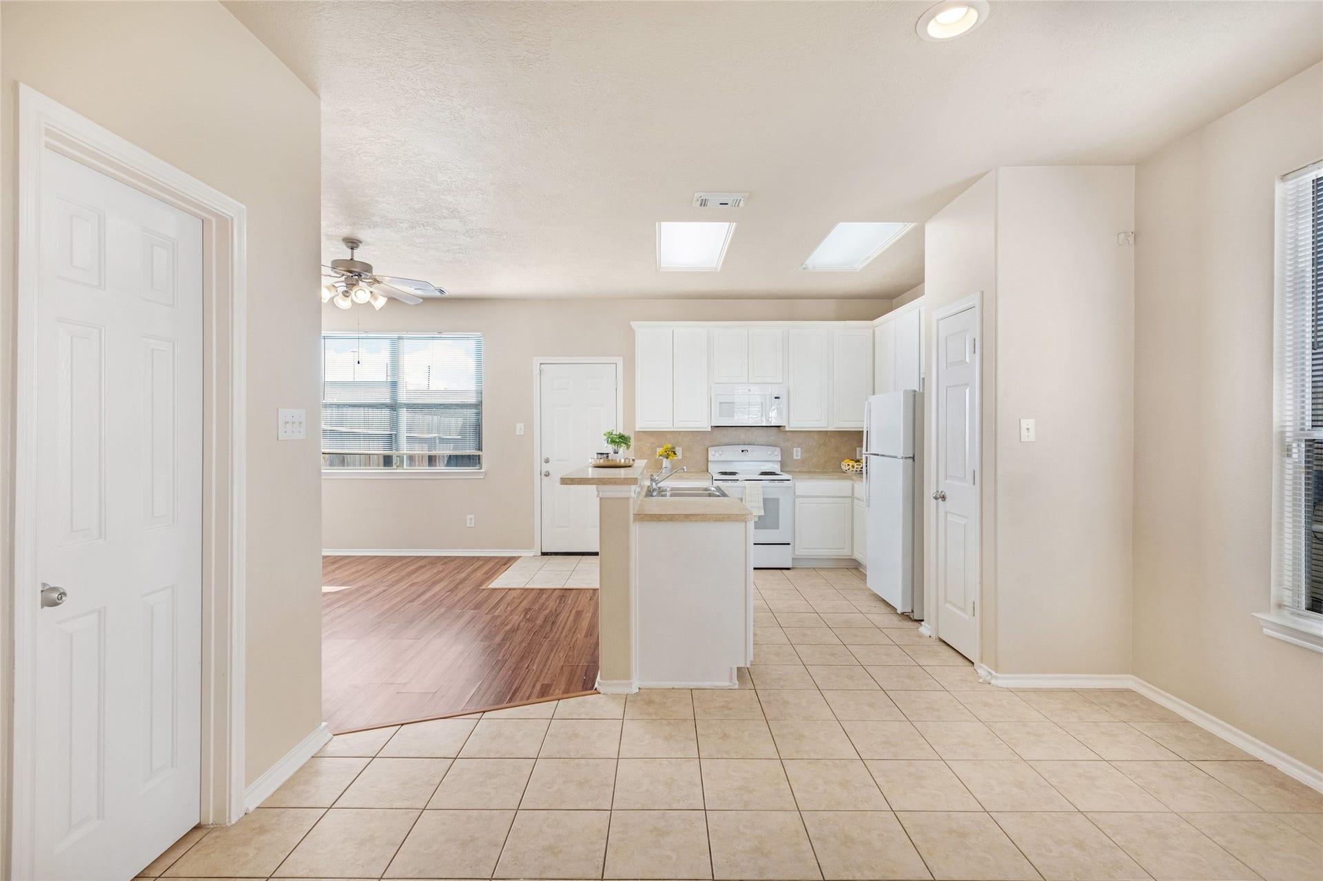 3412 Orchid Trace Lane, Houston, TX 77047 3412 Orchid Trace Lane, Houston, TX 77047