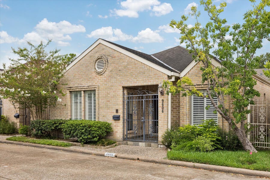 Property photo for 9606 Bayou Brook Street, Houston, TX