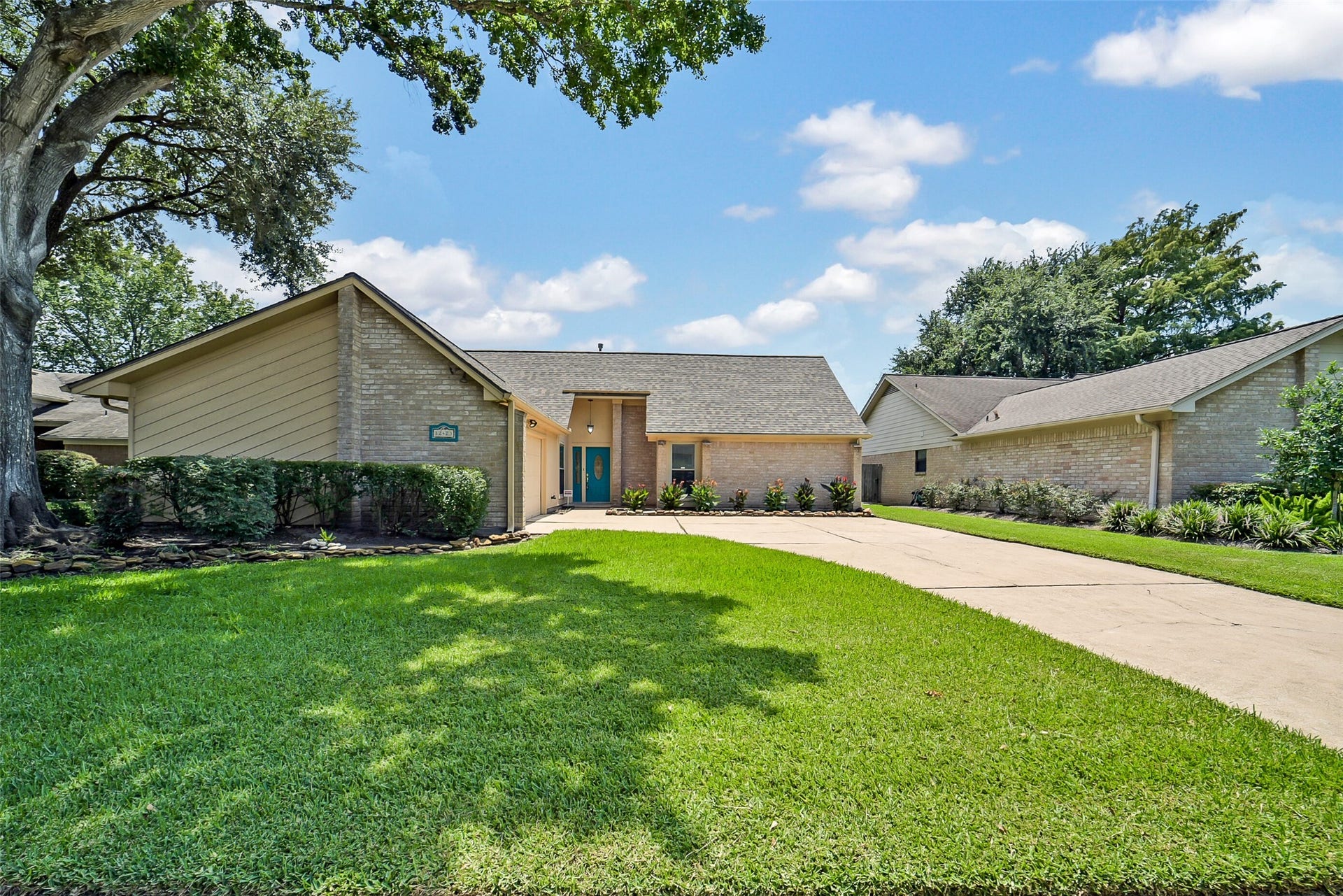 Charming 3 bedroom, 2 bath home located in the Energy Corridor!