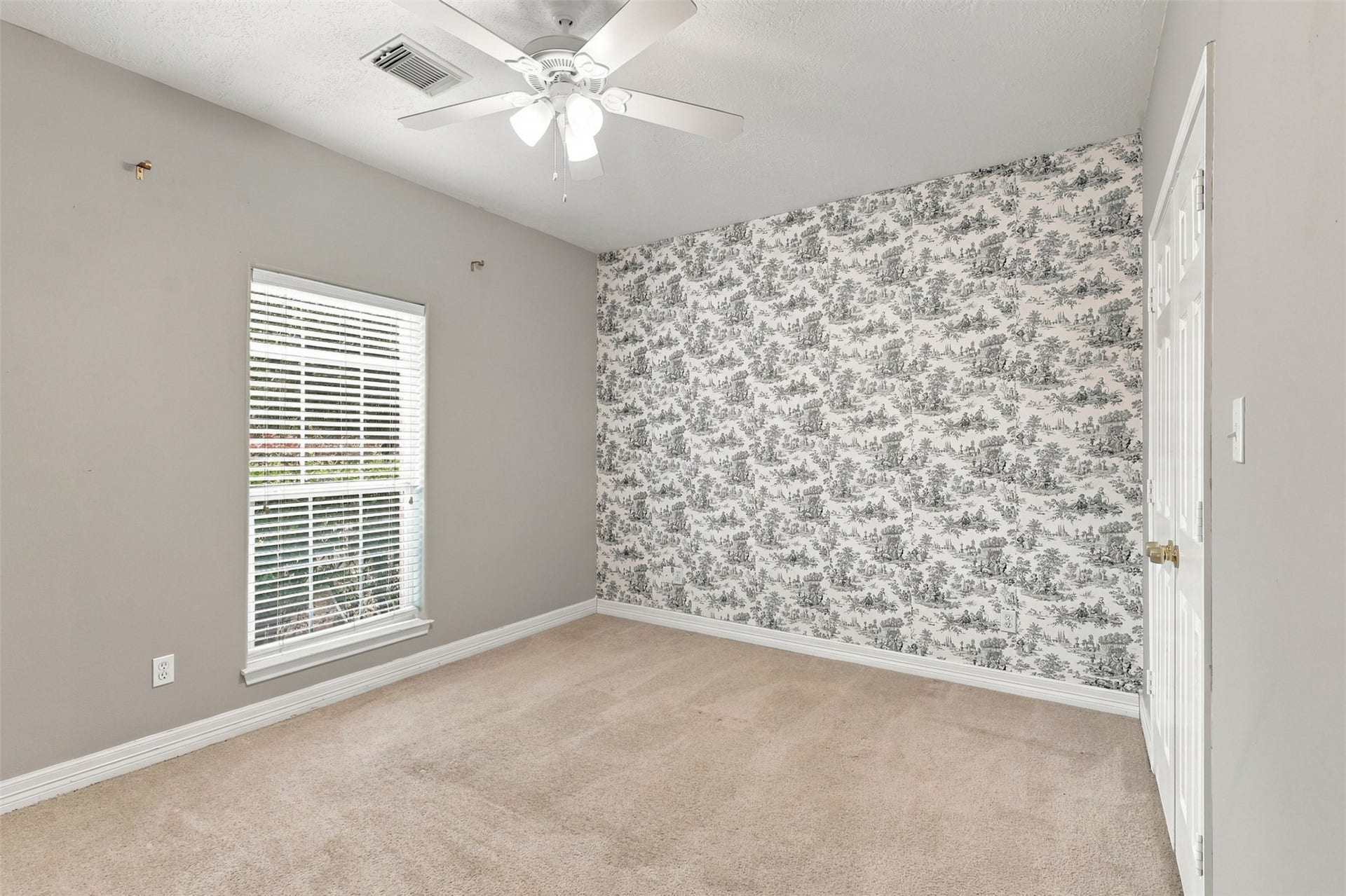 705 Fairway Oaks, Conroe, TX 77302 705 Fairway Oaks, Conroe, TX 77302