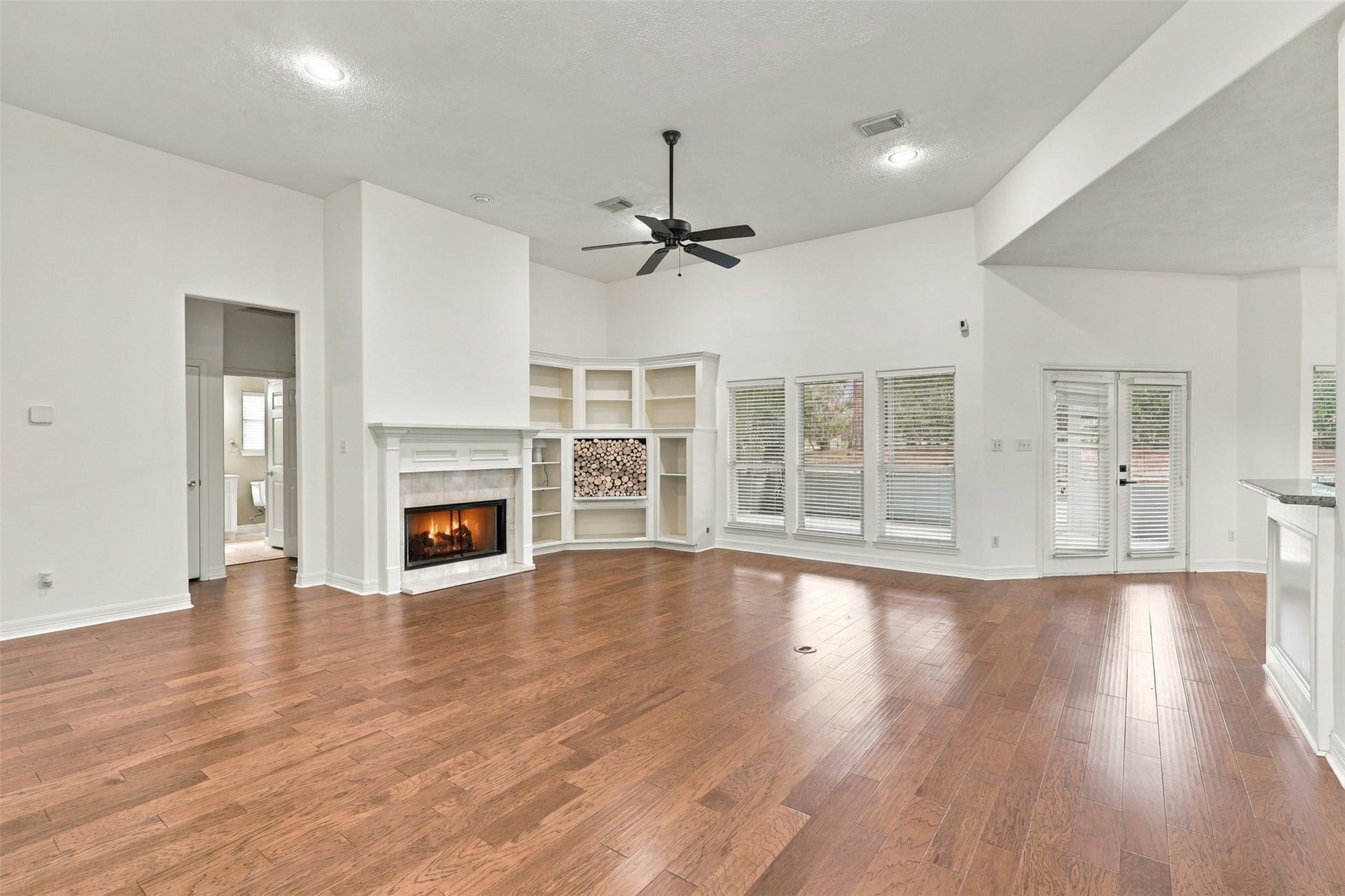 705 Fairway Oaks, Conroe, TX 77302 705 Fairway Oaks, Conroe, TX 77302