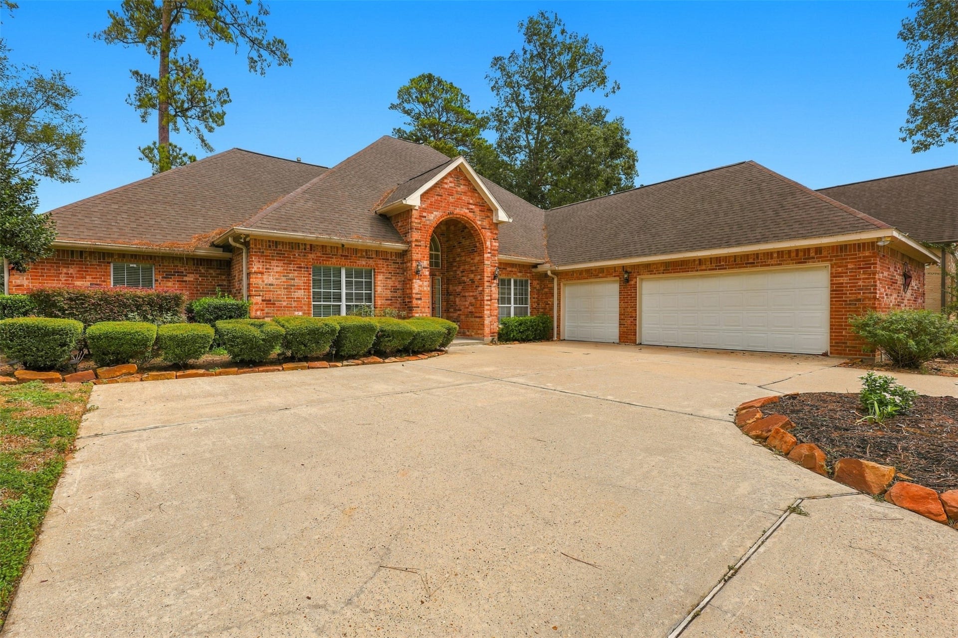 705 Fairway Oaks, Conroe, TX 77302 705 Fairway Oaks, Conroe, TX 77302