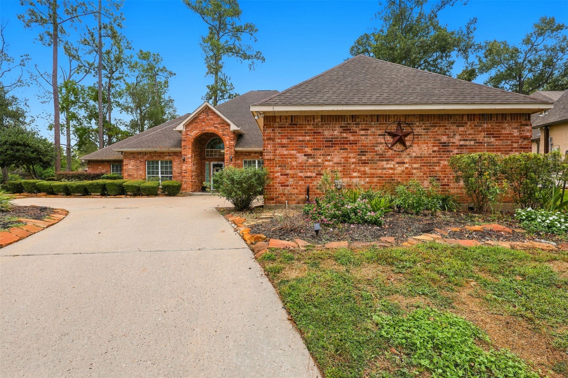 705 Fairway Oaks, Conroe, TX 77302 705 Fairway Oaks, Conroe, TX 77302
