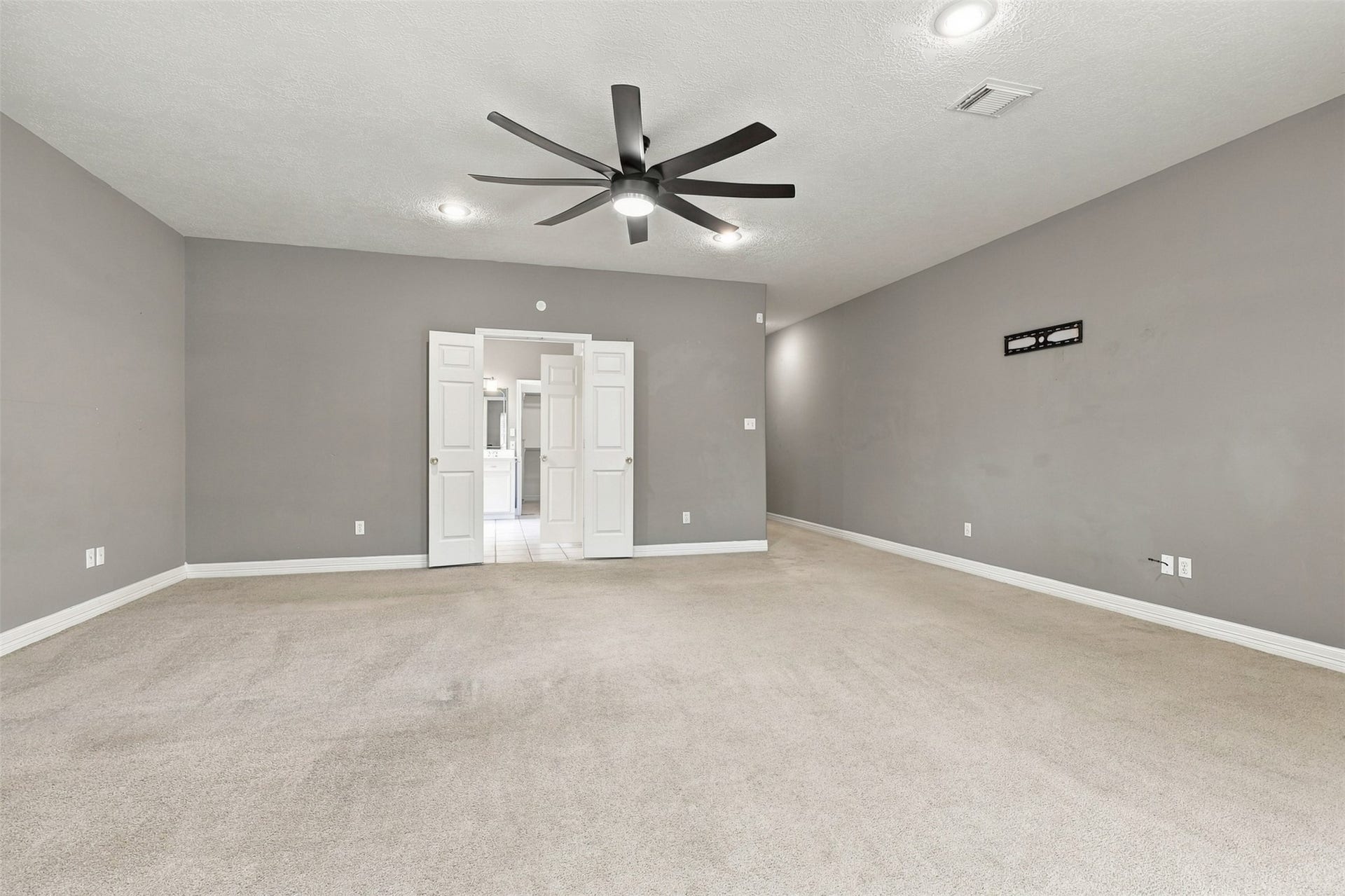 705 Fairway Oaks, Conroe, TX 77302 705 Fairway Oaks, Conroe, TX 77302