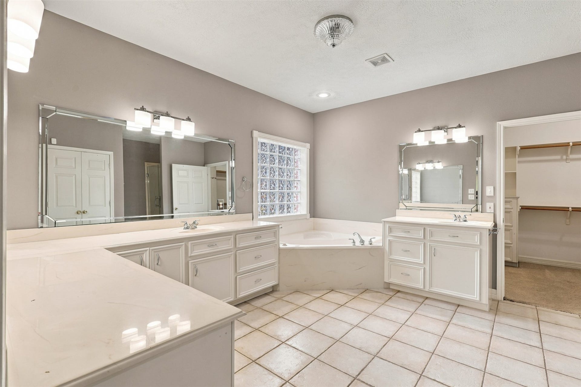 705 Fairway Oaks, Conroe, TX 77302 705 Fairway Oaks, Conroe, TX 77302