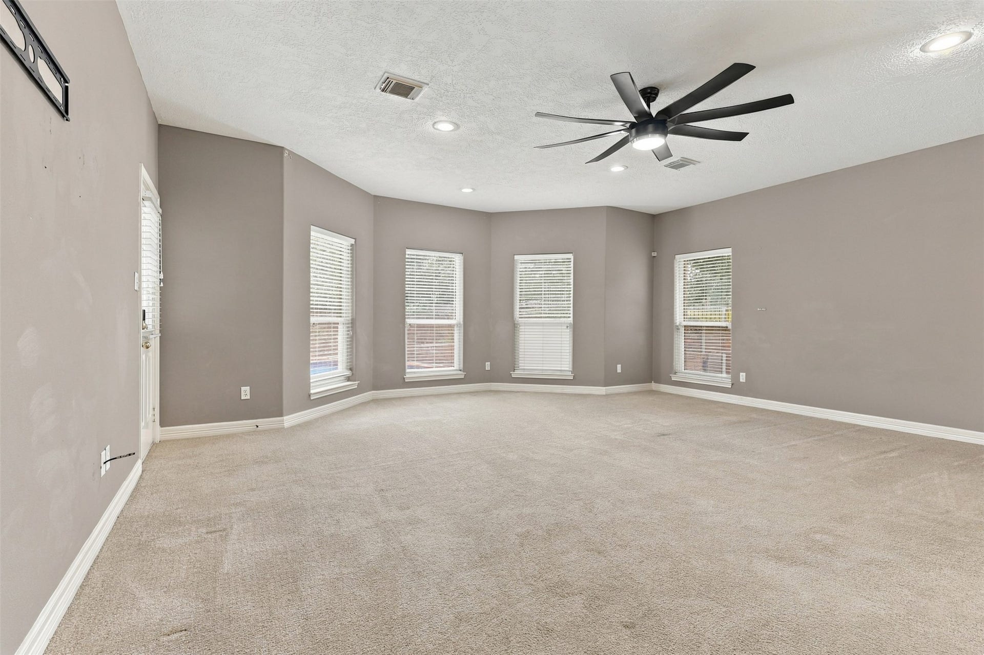705 Fairway Oaks, Conroe, TX 77302 705 Fairway Oaks, Conroe, TX 77302
