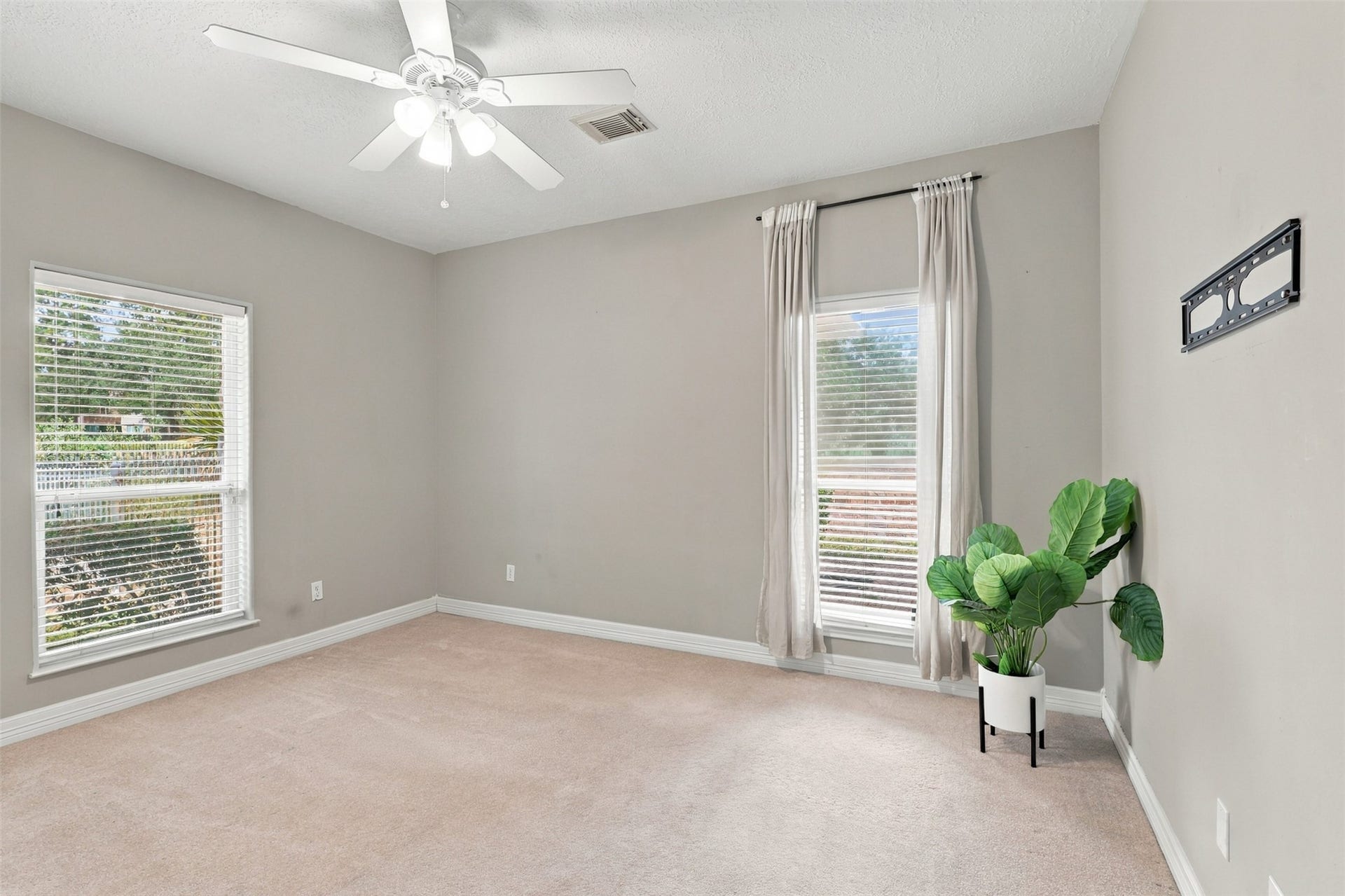 705 Fairway Oaks, Conroe, TX 77302 705 Fairway Oaks, Conroe, TX 77302