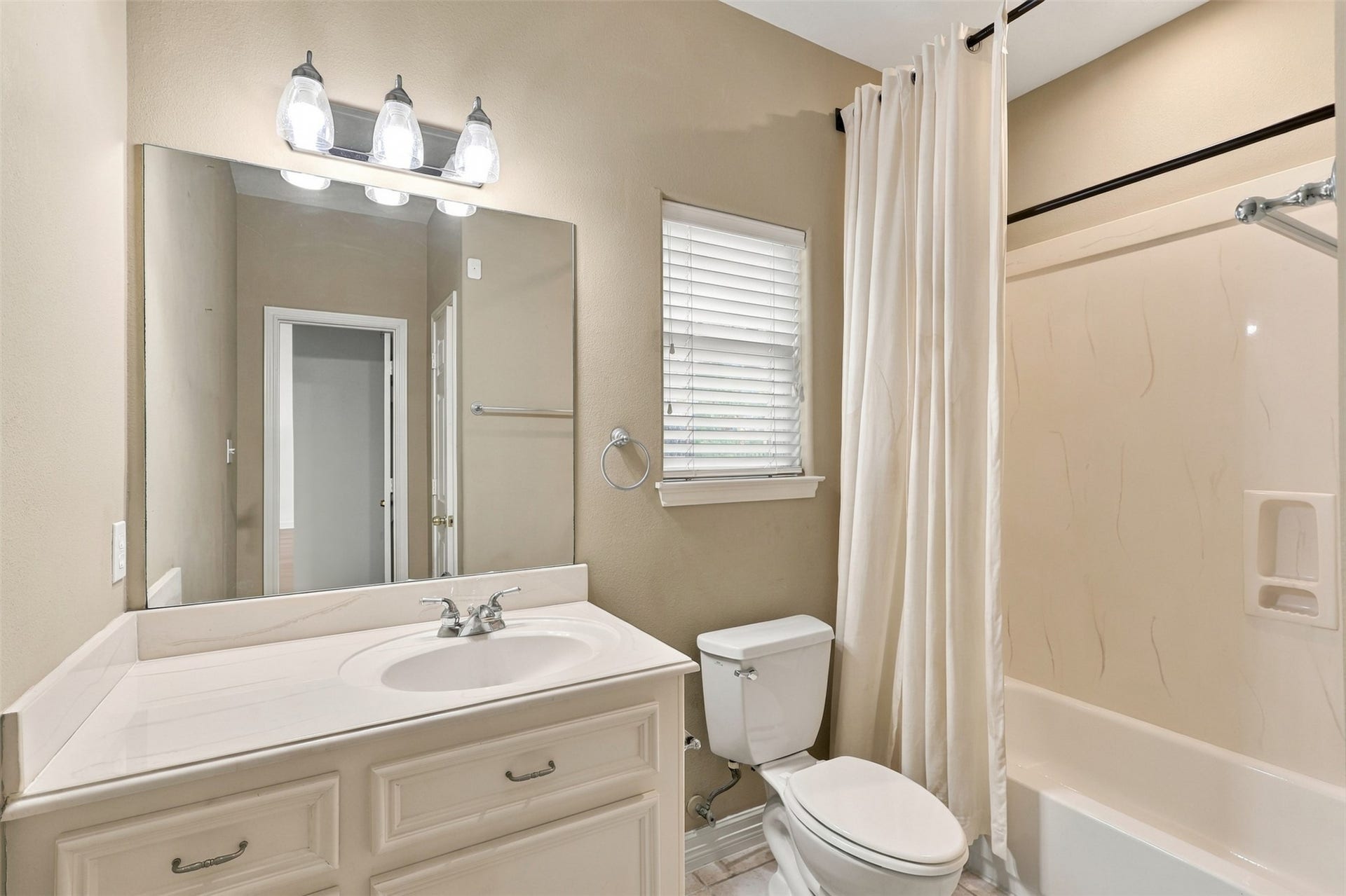 705 Fairway Oaks, Conroe, TX 77302 705 Fairway Oaks, Conroe, TX 77302
