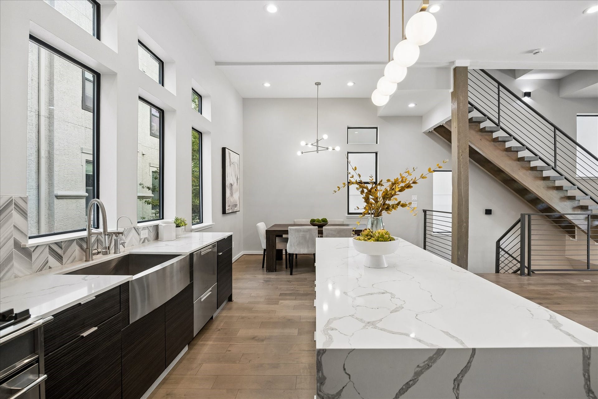 607 Memorial Heights Drive, Houston, TX 77007 607 Memorial Heights Drive, Houston, TX 77007