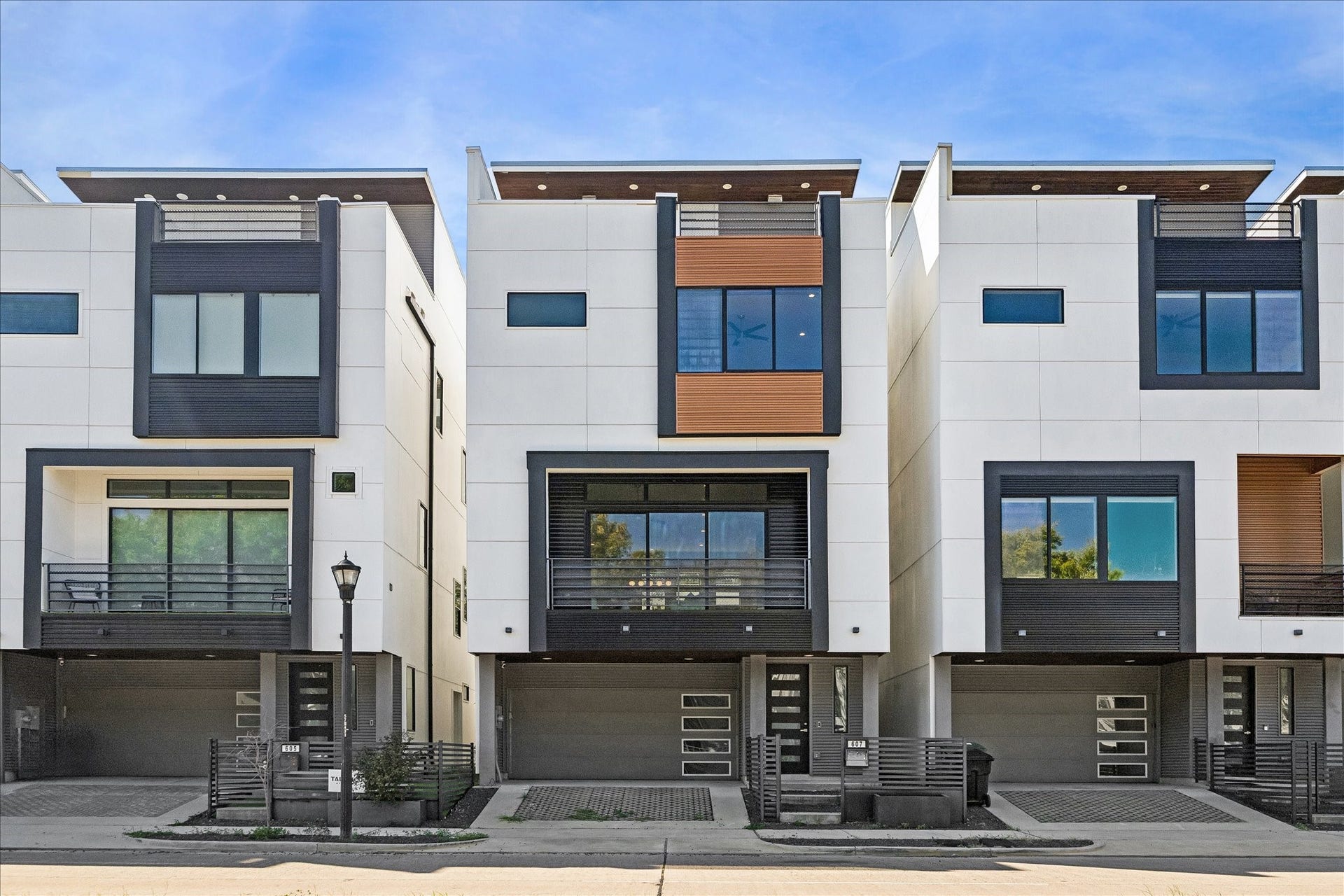 607 Memorial Heights Drive, Houston, TX 77007 607 Memorial Heights Drive, Houston, TX 77007