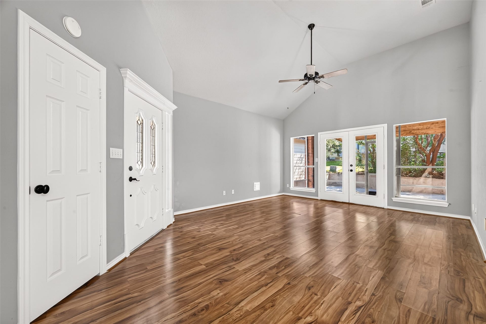 103 Fairway View Court, Montgomery, TX 77356 Additional view of living room and screened porch