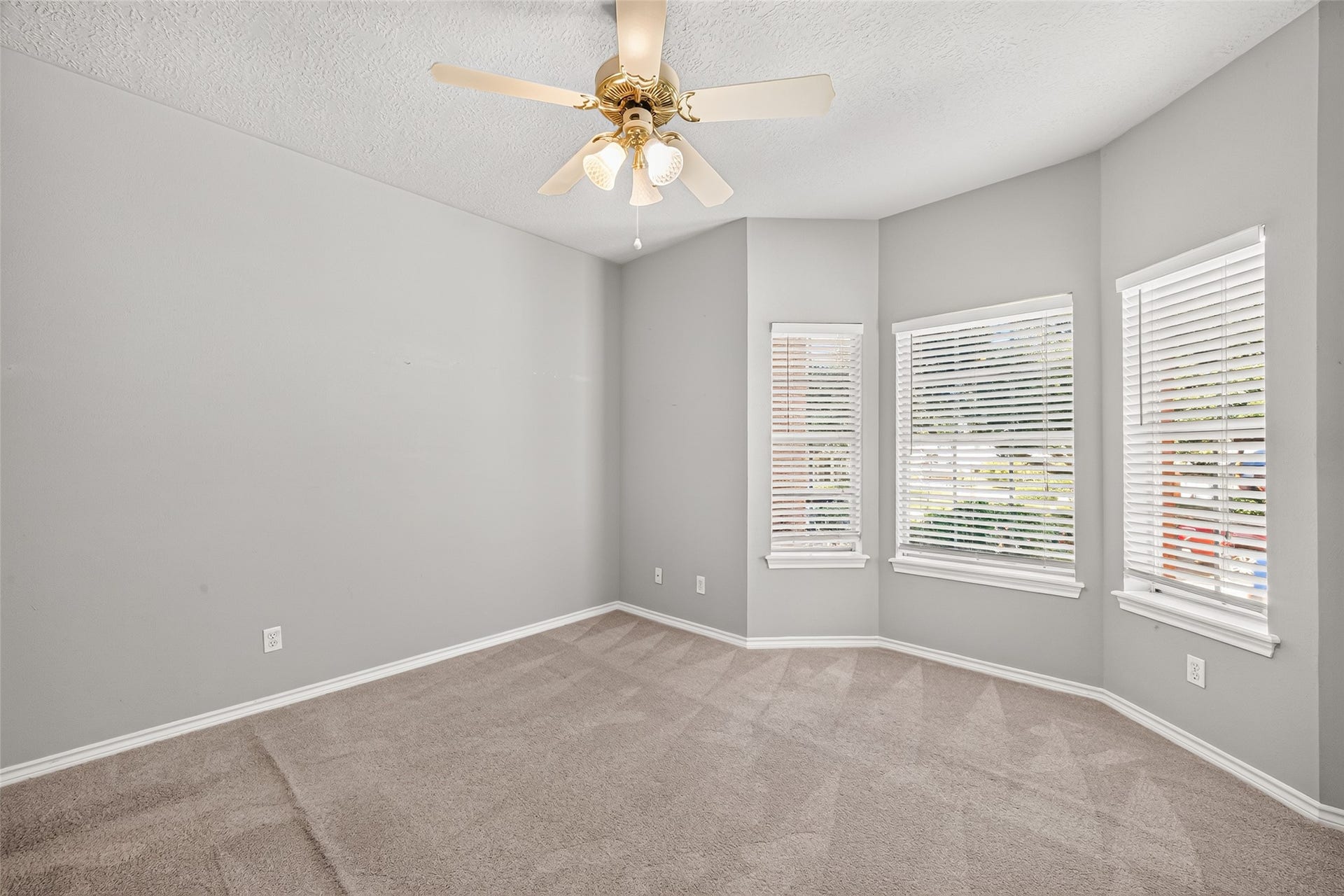 103 Fairway View Court, Montgomery, TX 77356 Secondary bedroom