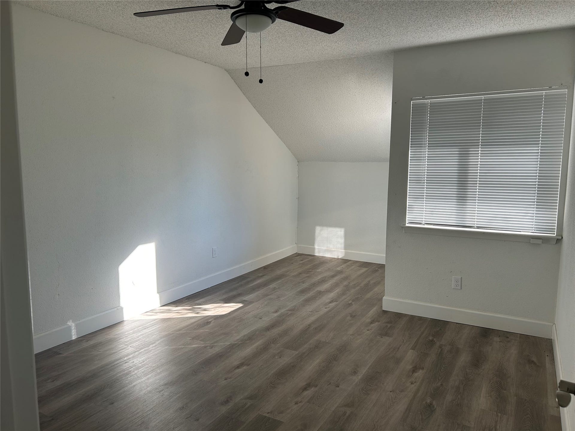 6119 Dryad Drive, Houston, TX 77035 Large secondary bedroom upstairs