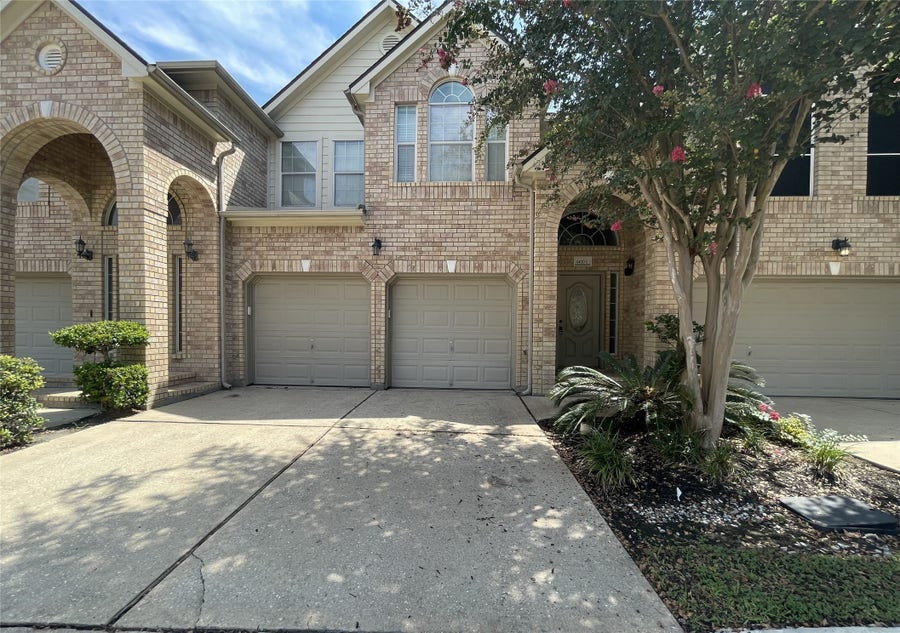 Property photo for 6410 E Linpar Court, Houston, TX