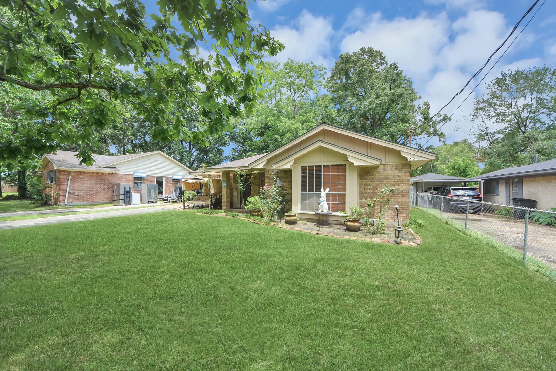 24267 W Oak Drive, Porter, TX 77365 24267 W Oak Drive, Porter, TX 77365