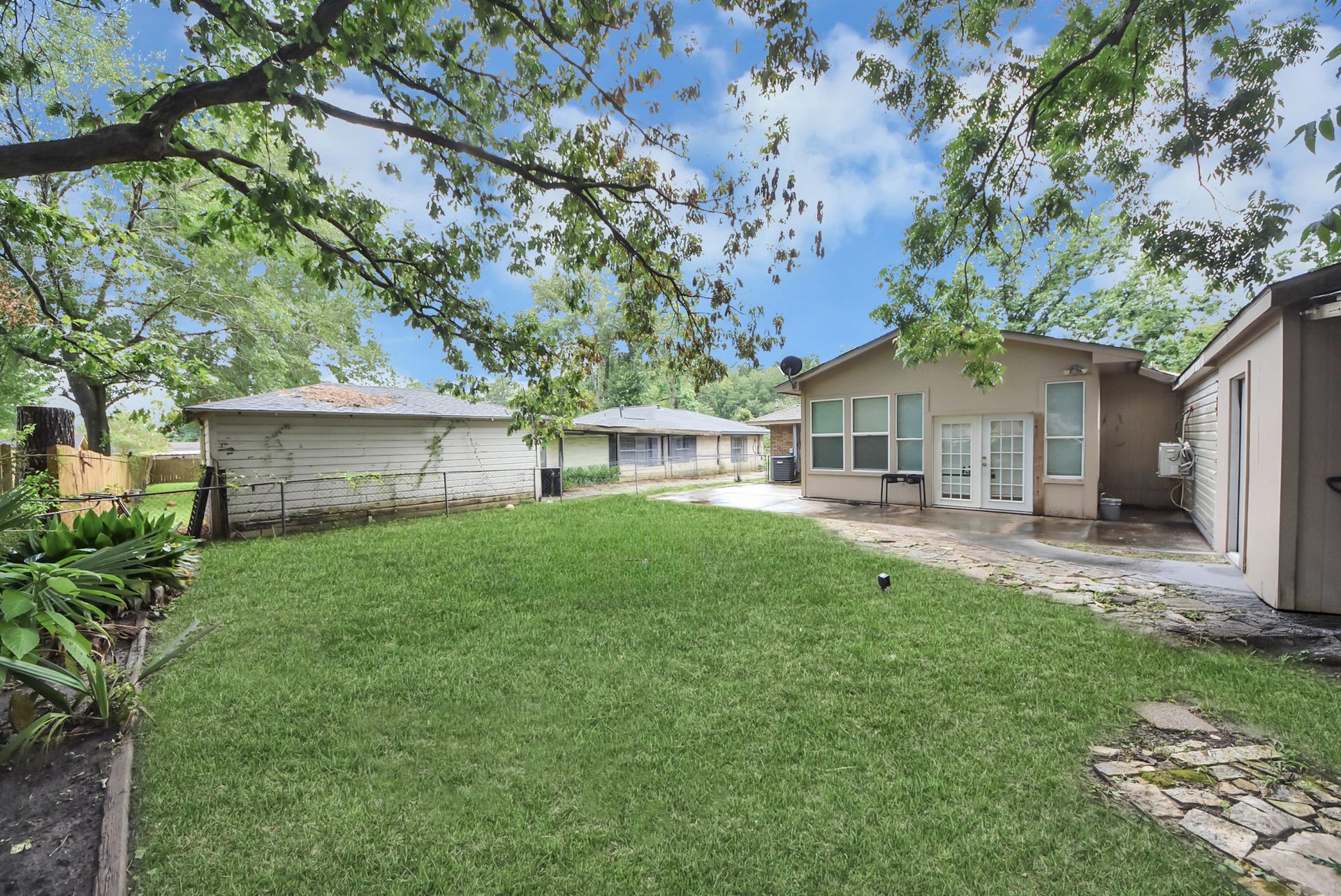 24267 W Oak Drive, Porter, TX 77365 24267 W Oak Drive, Porter, TX 77365
