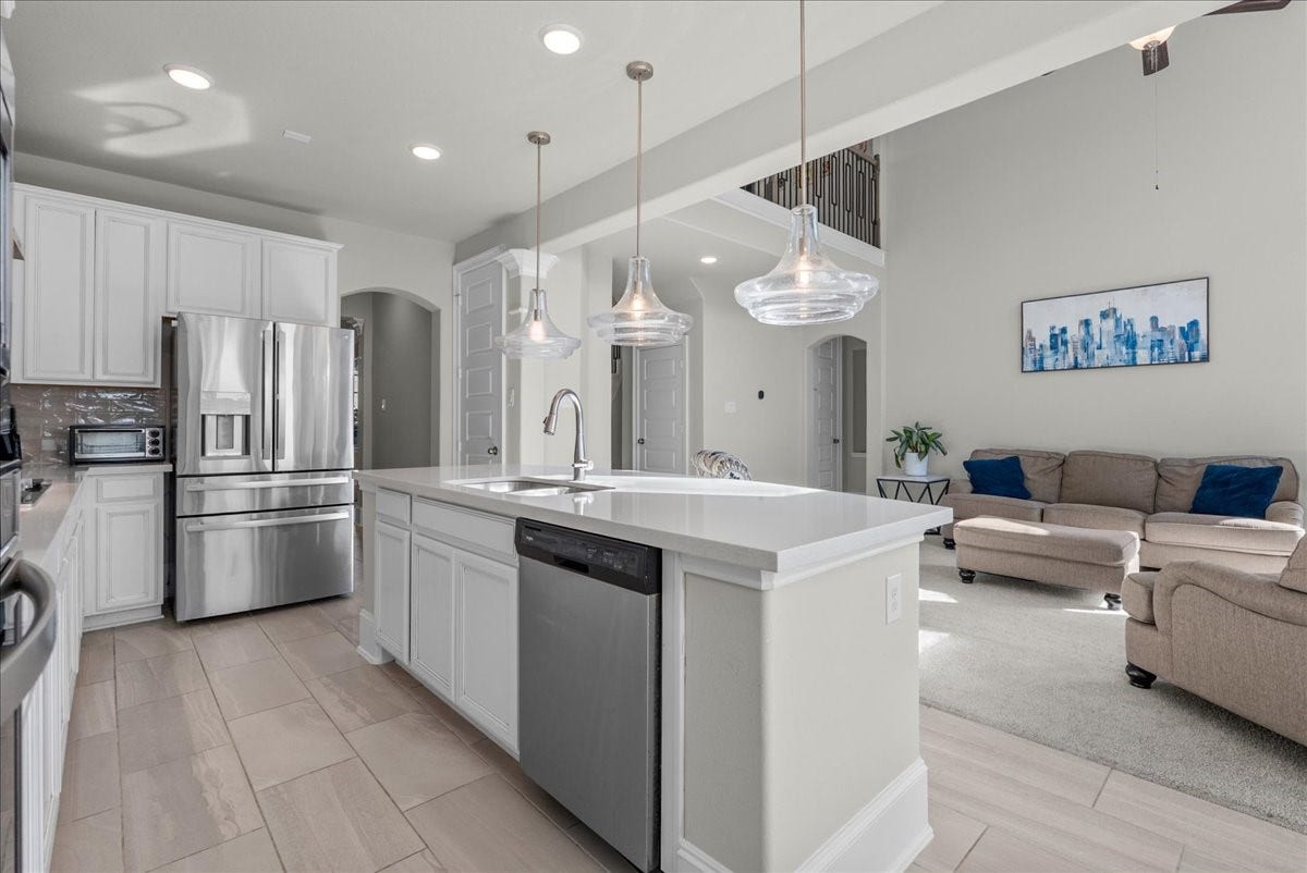12417 Britta Lane, Texas City, TX 77568 Kitchen