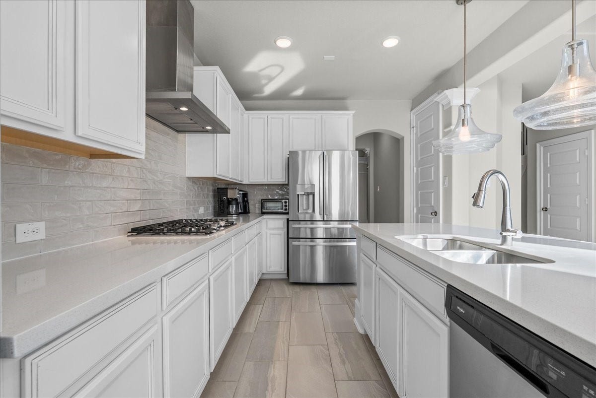 12417 Britta Lane, Texas City, TX 77568 Kitchen