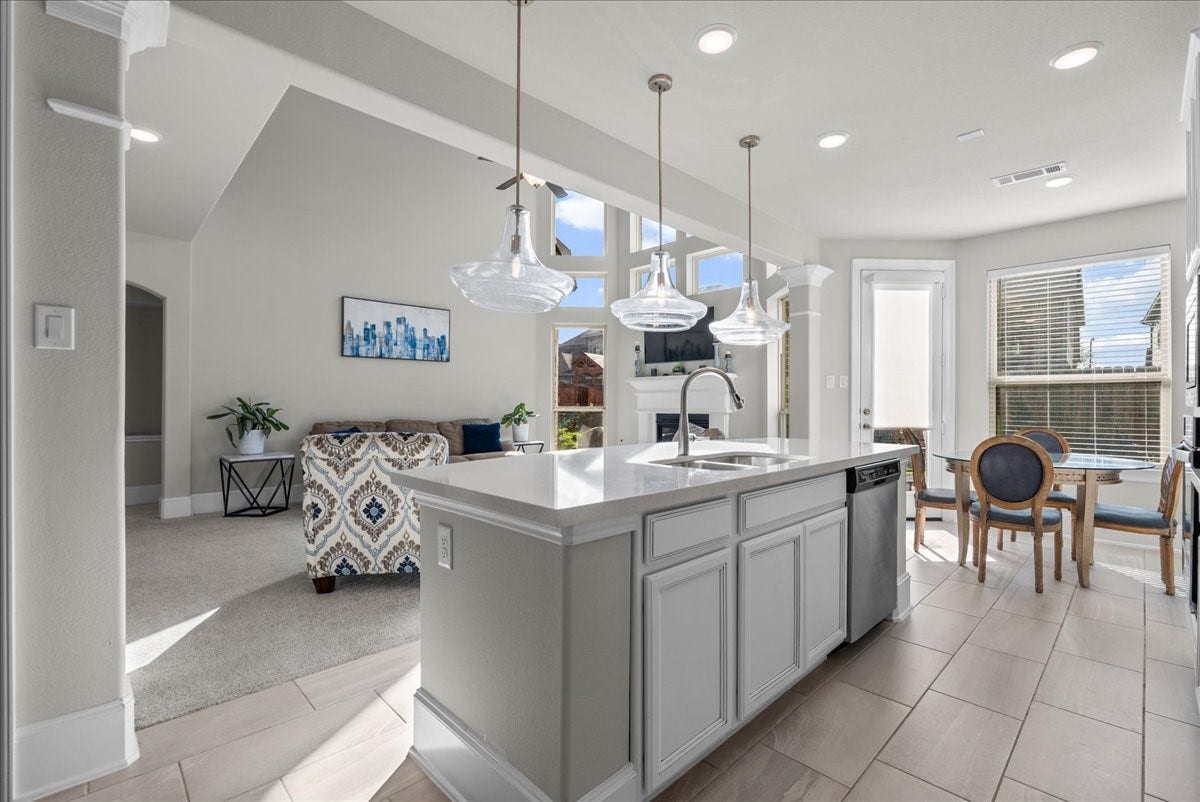 12417 Britta Lane, Texas City, TX 77568 Kitchen