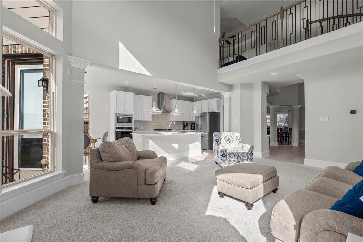 12417 Britta Lane, Texas City, TX 77568 Living room