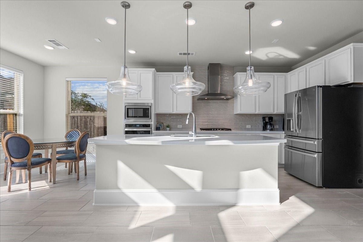 12417 Britta Lane, Texas City, TX 77568 Kitchen