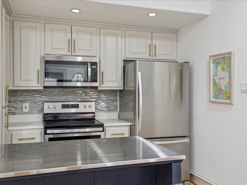Step inside to the heart of your home! The centrally located kitchen connects to the living room and bathroom on one side, with the dining area and garage on the othera convenient layout for everyday living and easy entertaining.